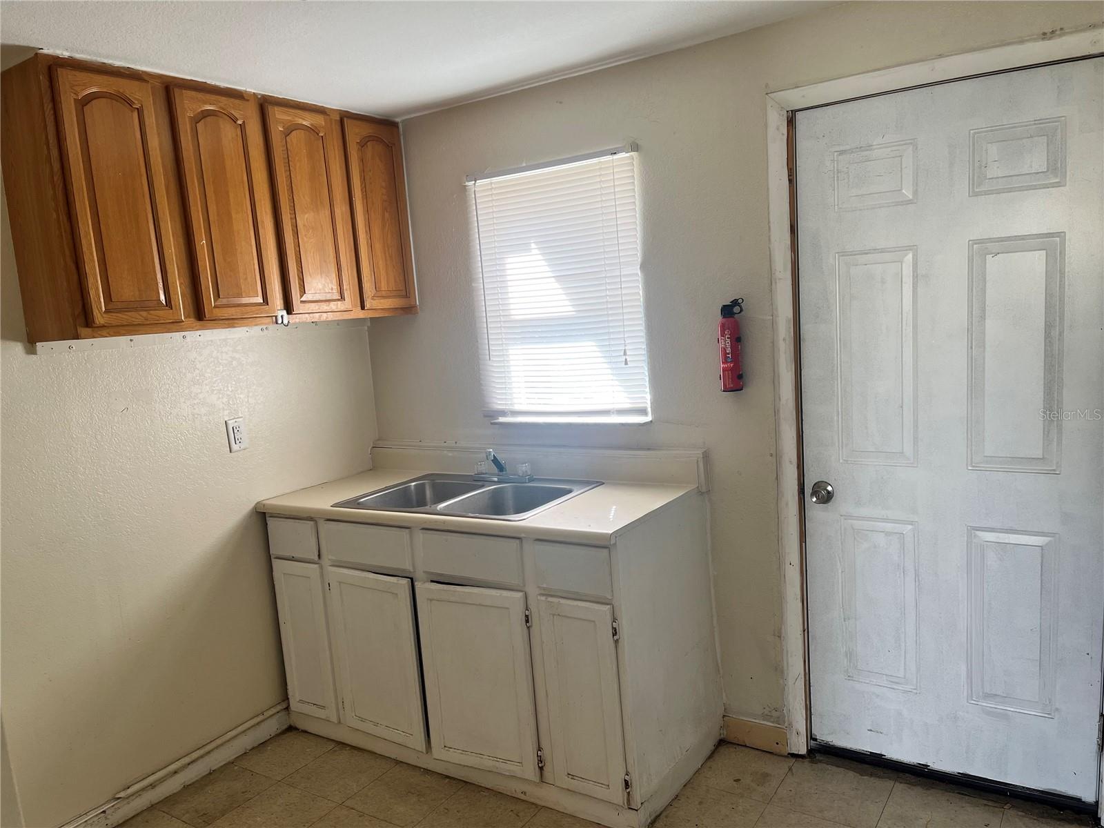 LAKE WALES LAND CO SUB - Residential Lease
