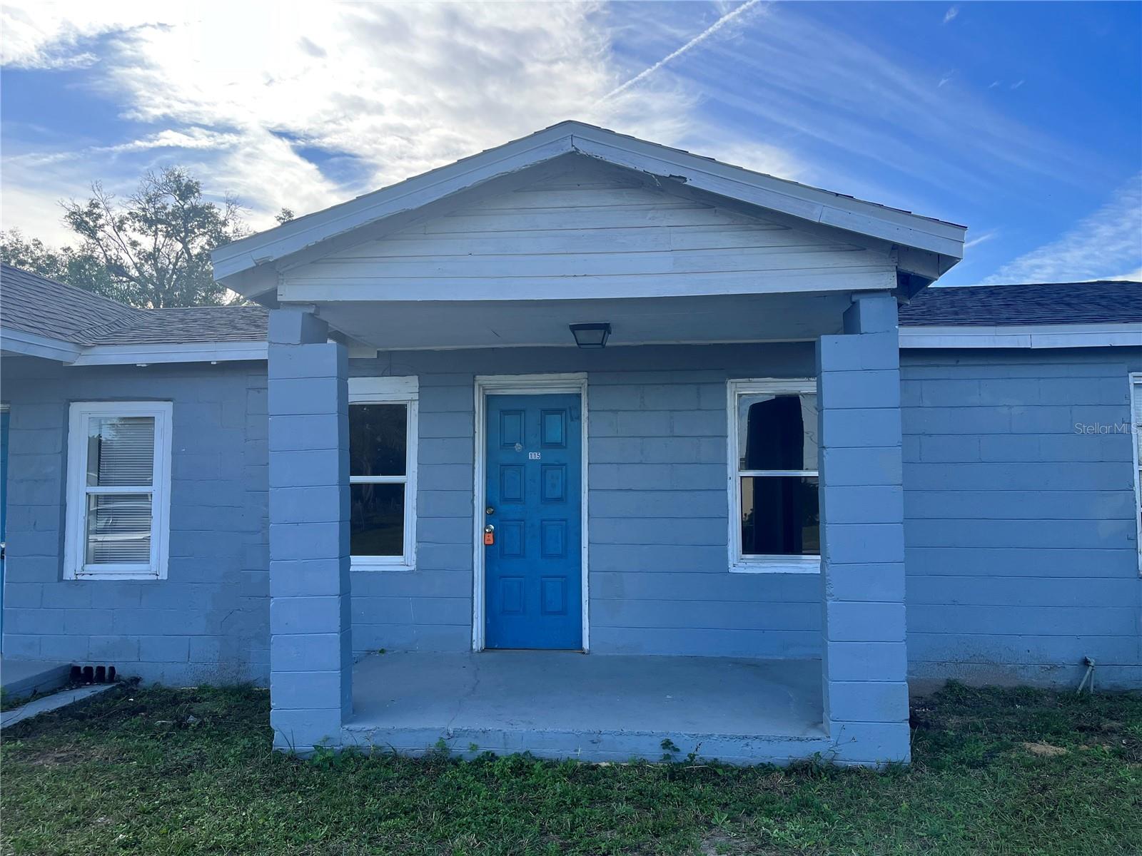Lovely 2/1 home for rent in Lake Wales. Spacious backyard for play or family activities. Pets are welcome.