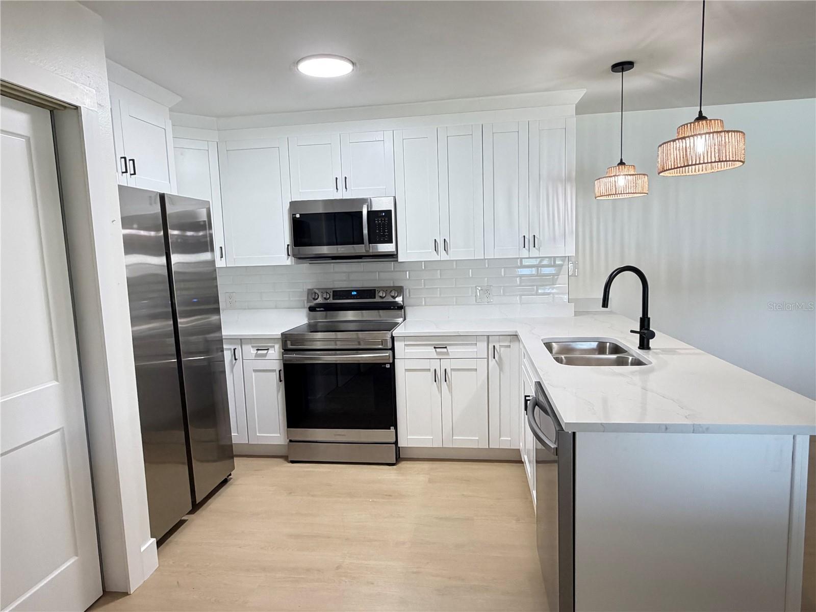 GOLDENBOUGH T A YARNELL - Residential