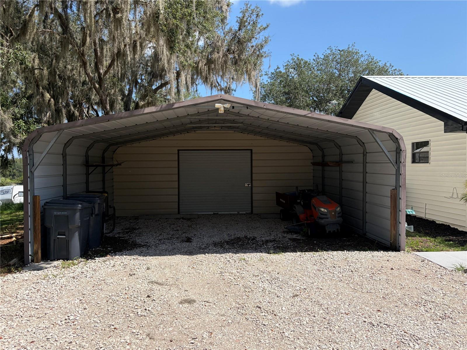 GOLDENBOUGH T A YARNELL - Residential