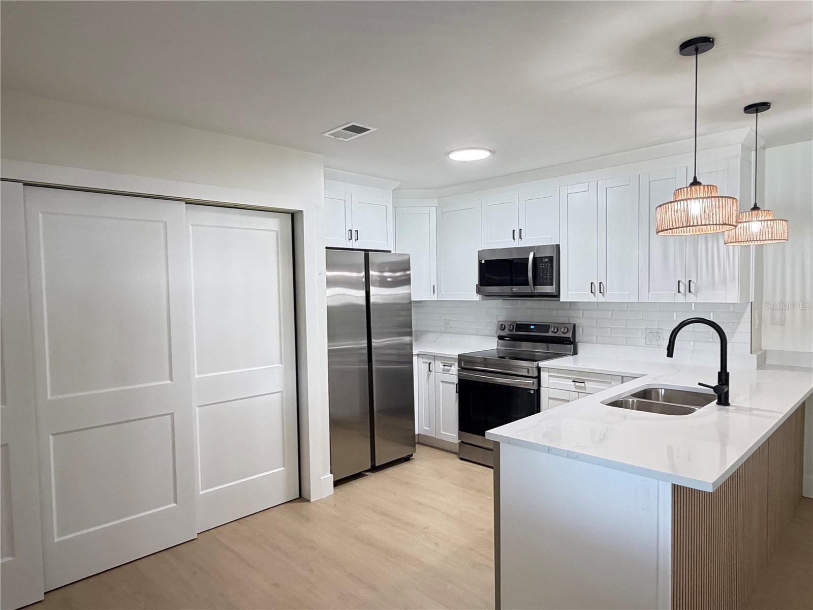 GOLDENBOUGH T A YARNELL - Residential