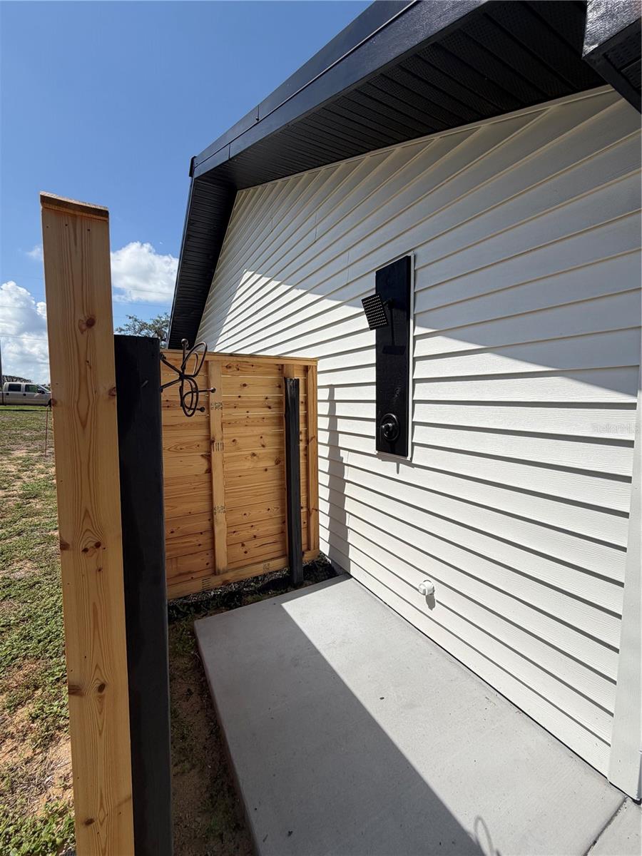 GOLDENBOUGH T A YARNELL - Residential