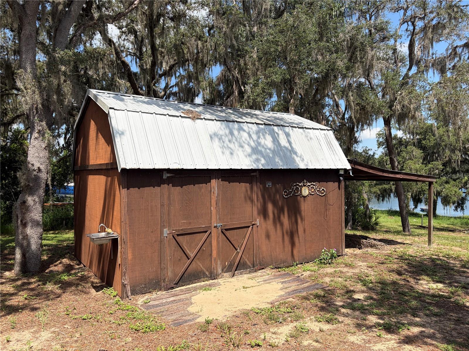 GOLDENBOUGH T A YARNELL - Residential