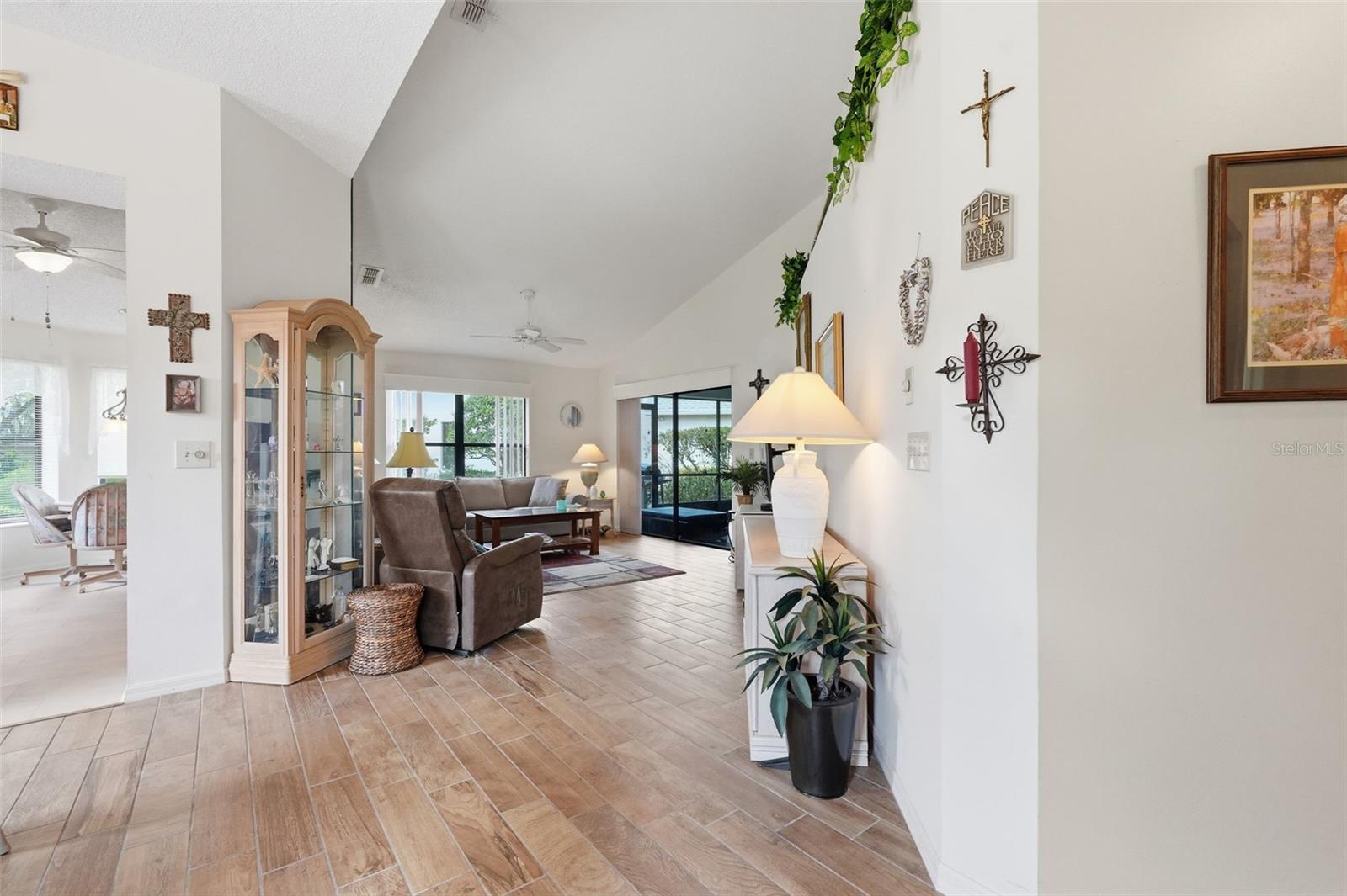 GOLF VIEW VILLAS CONDO 05 - Residential
