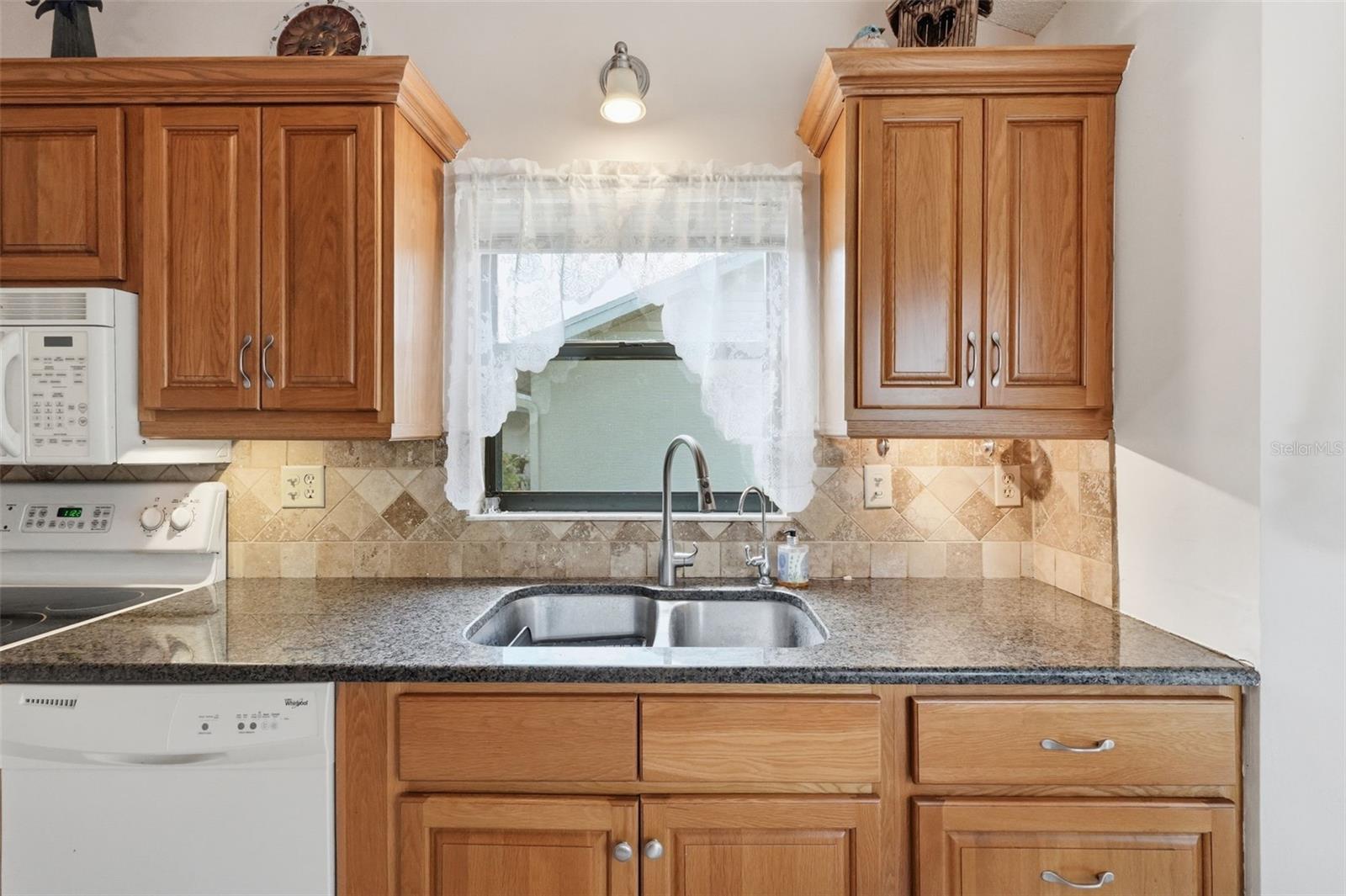 GOLF VIEW VILLAS CONDO 05 - Residential