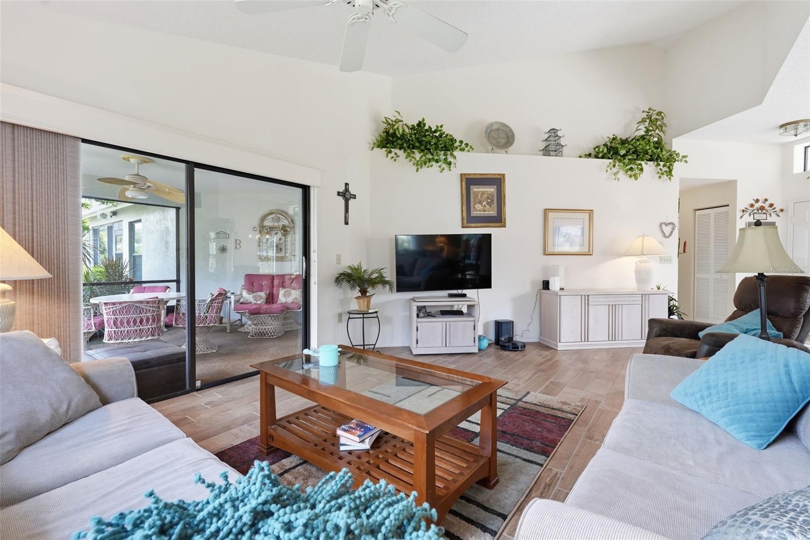 GOLF VIEW VILLAS CONDO 05 - Residential
