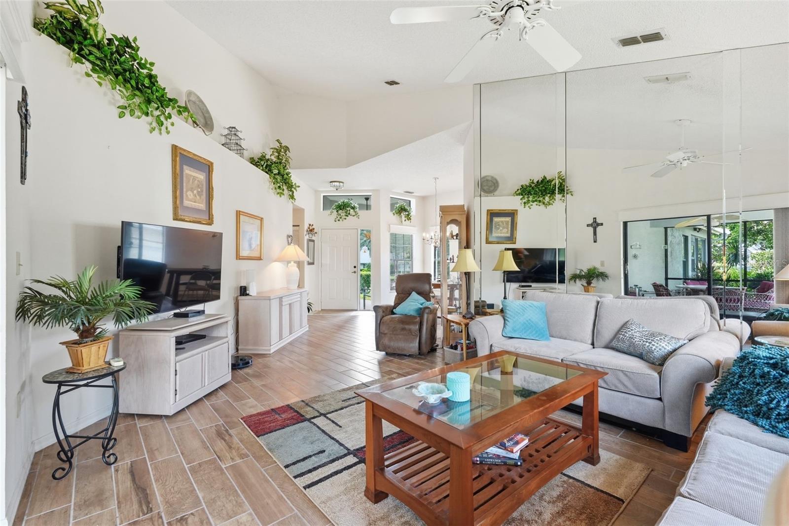 GOLF VIEW VILLAS CONDO 05 - Residential
