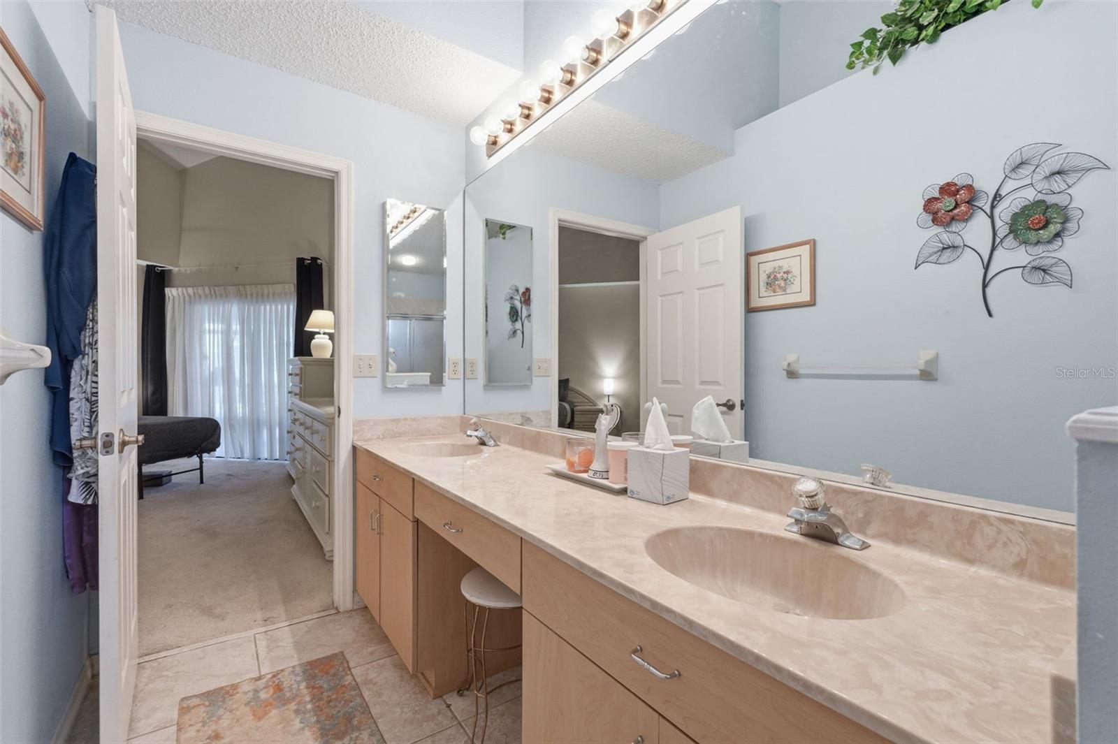 GOLF VIEW VILLAS CONDO 05 - Residential