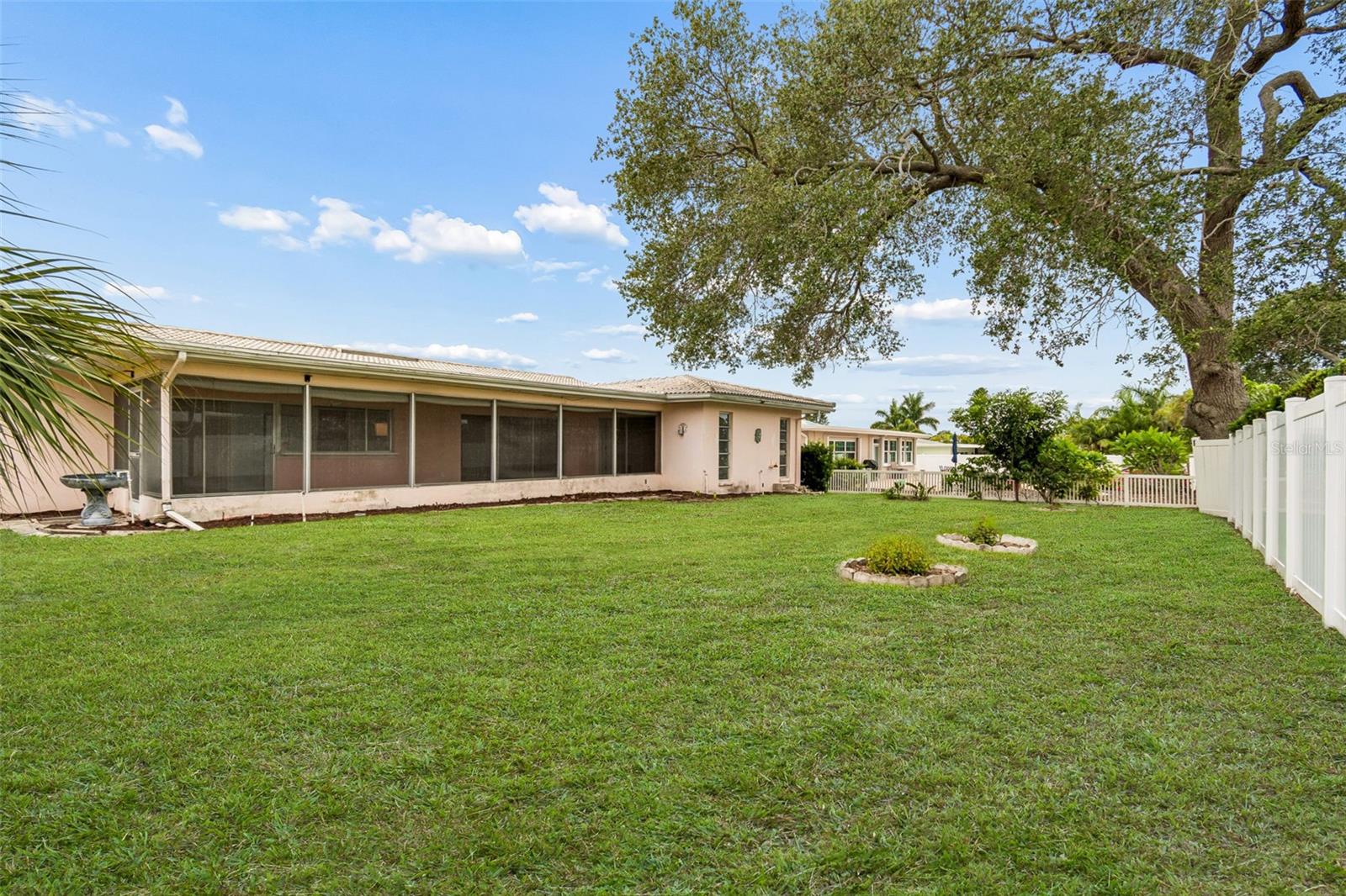 IMPERIAL POINT - Residential