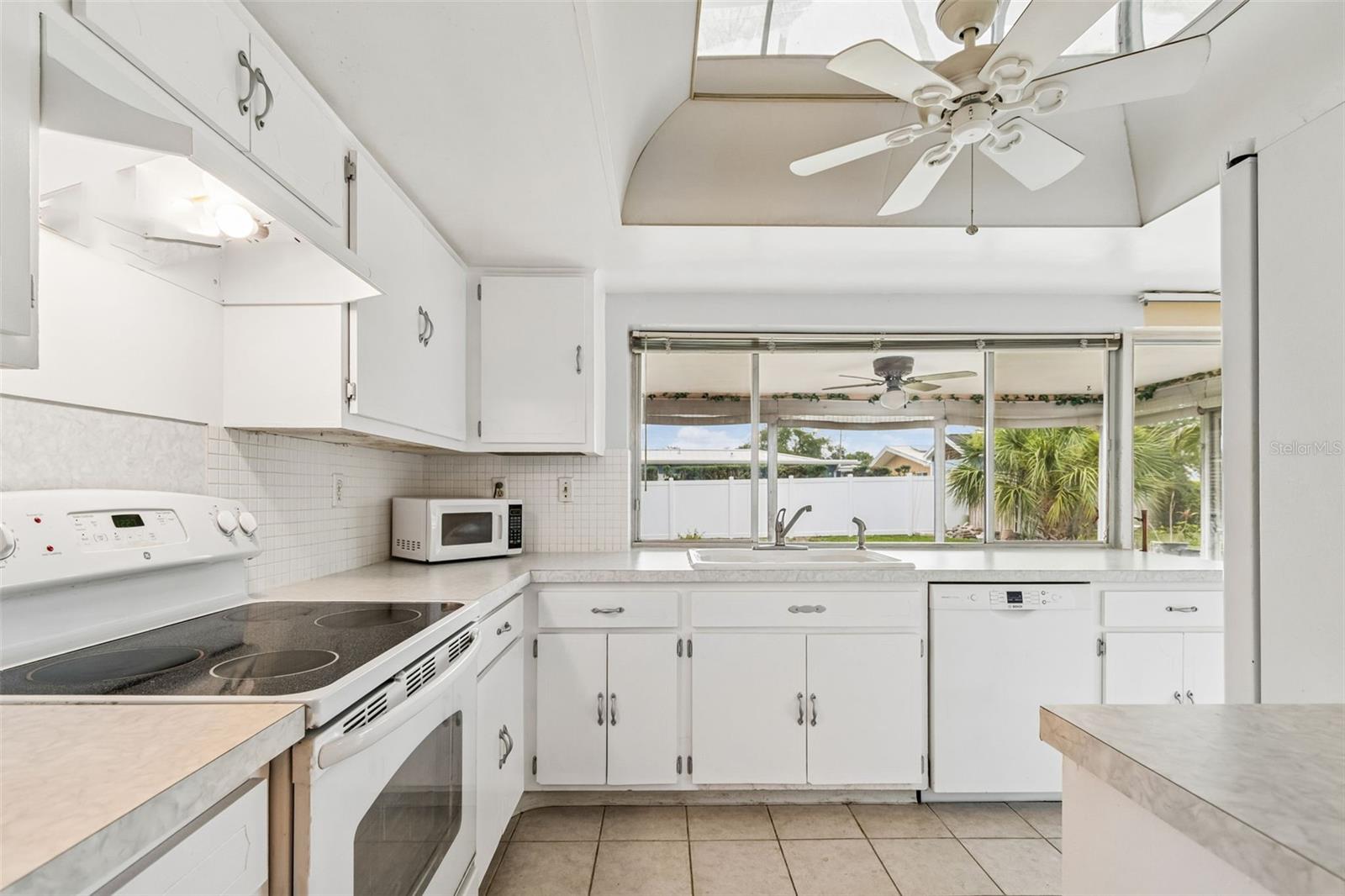 IMPERIAL POINT - Residential