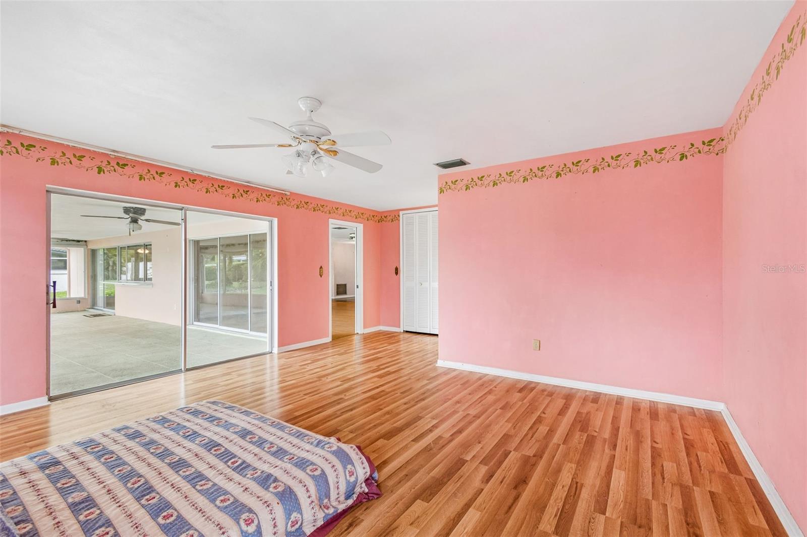 IMPERIAL POINT - Residential
