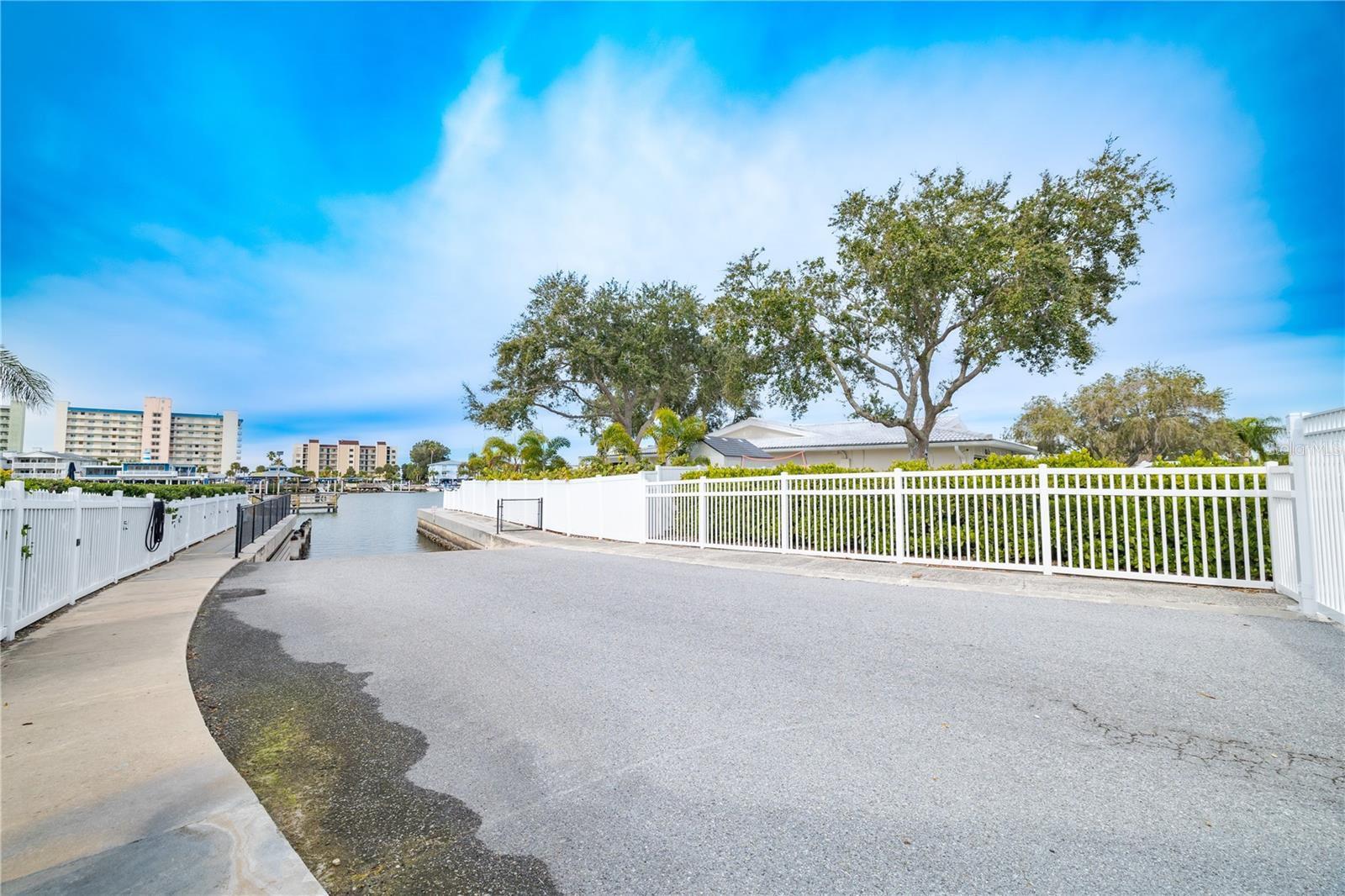 IMPERIAL POINT - Residential