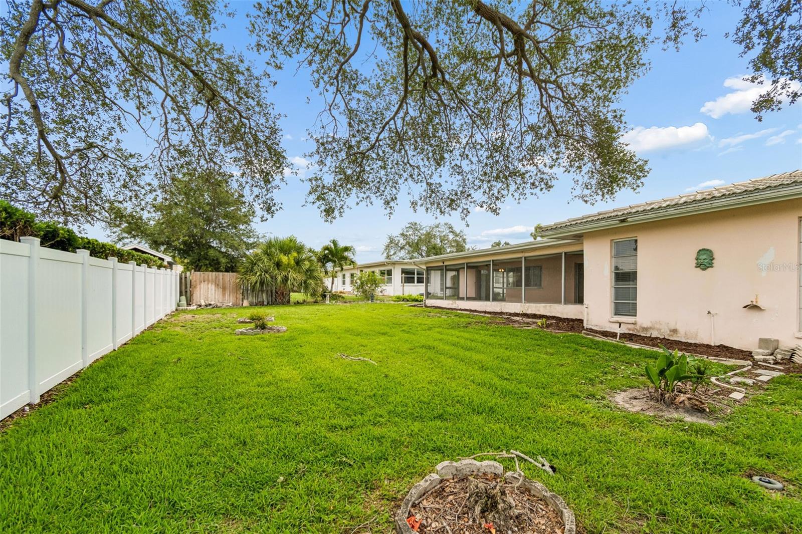 IMPERIAL POINT - Residential