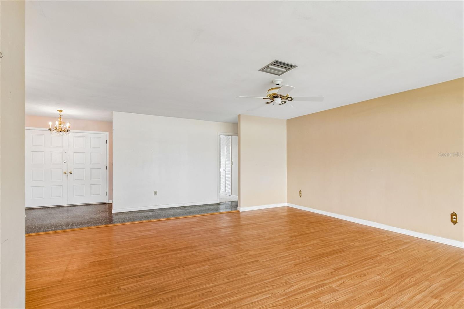 IMPERIAL POINT - Residential