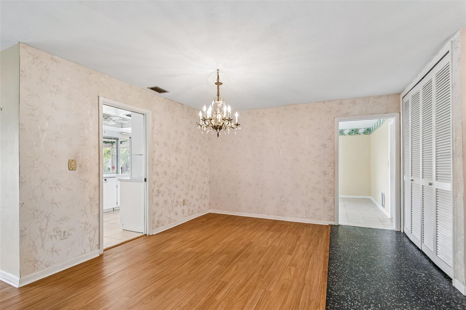 IMPERIAL POINT - Residential
