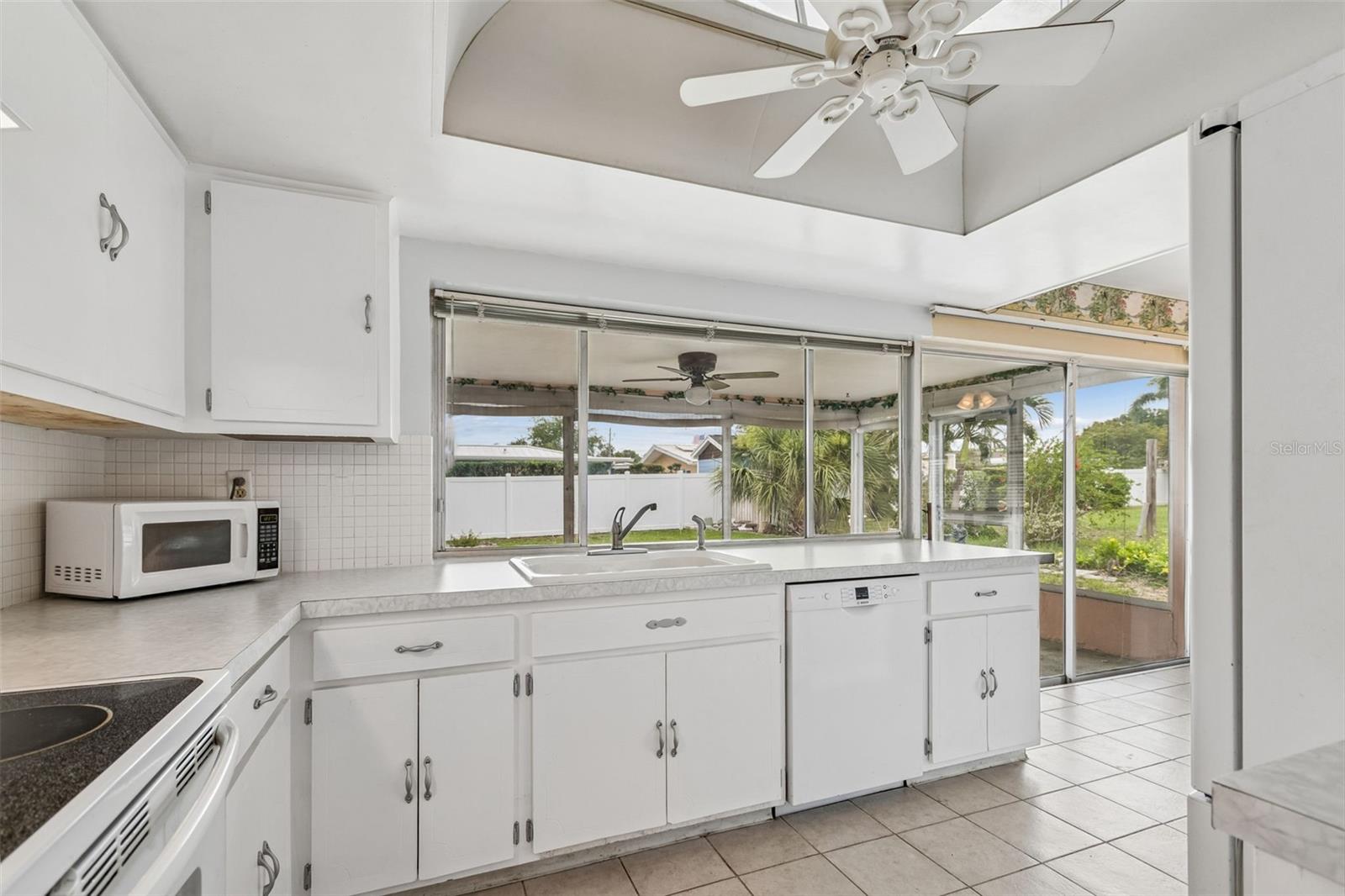 IMPERIAL POINT - Residential