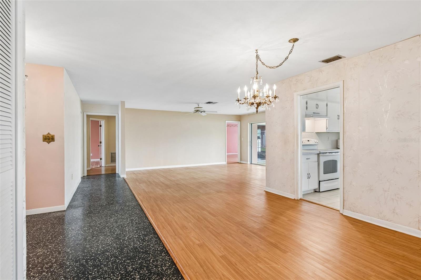IMPERIAL POINT - Residential