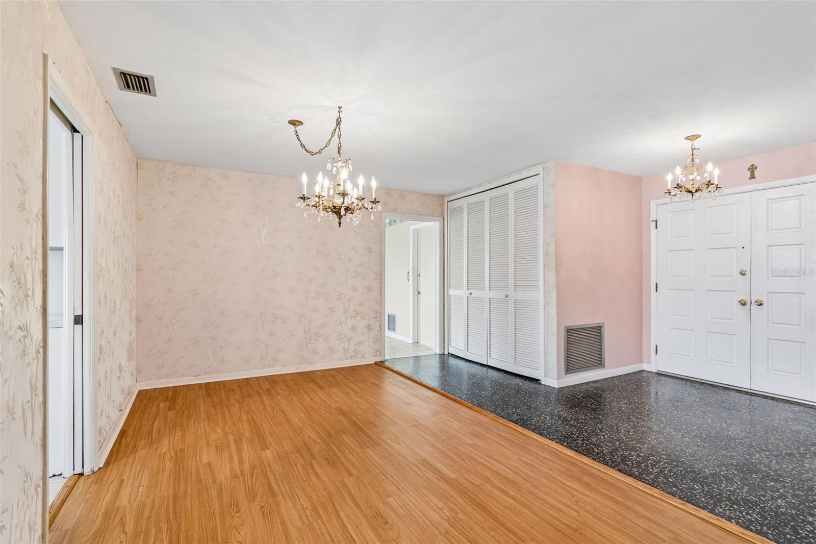 IMPERIAL POINT - Residential