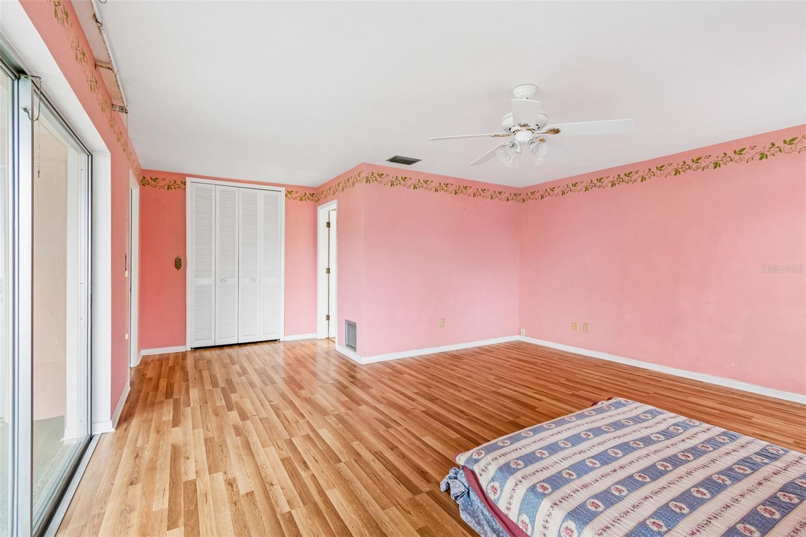 IMPERIAL POINT - Residential
