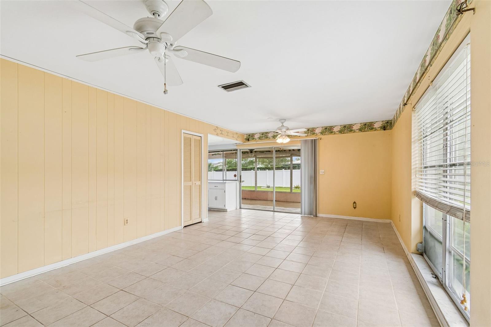 IMPERIAL POINT - Residential