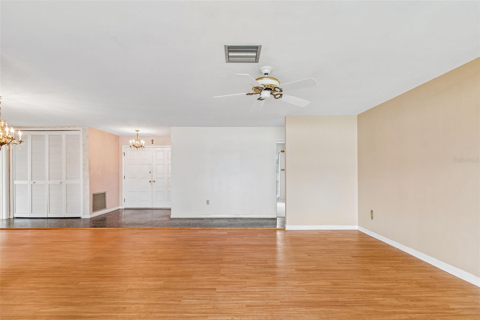 IMPERIAL POINT - Residential