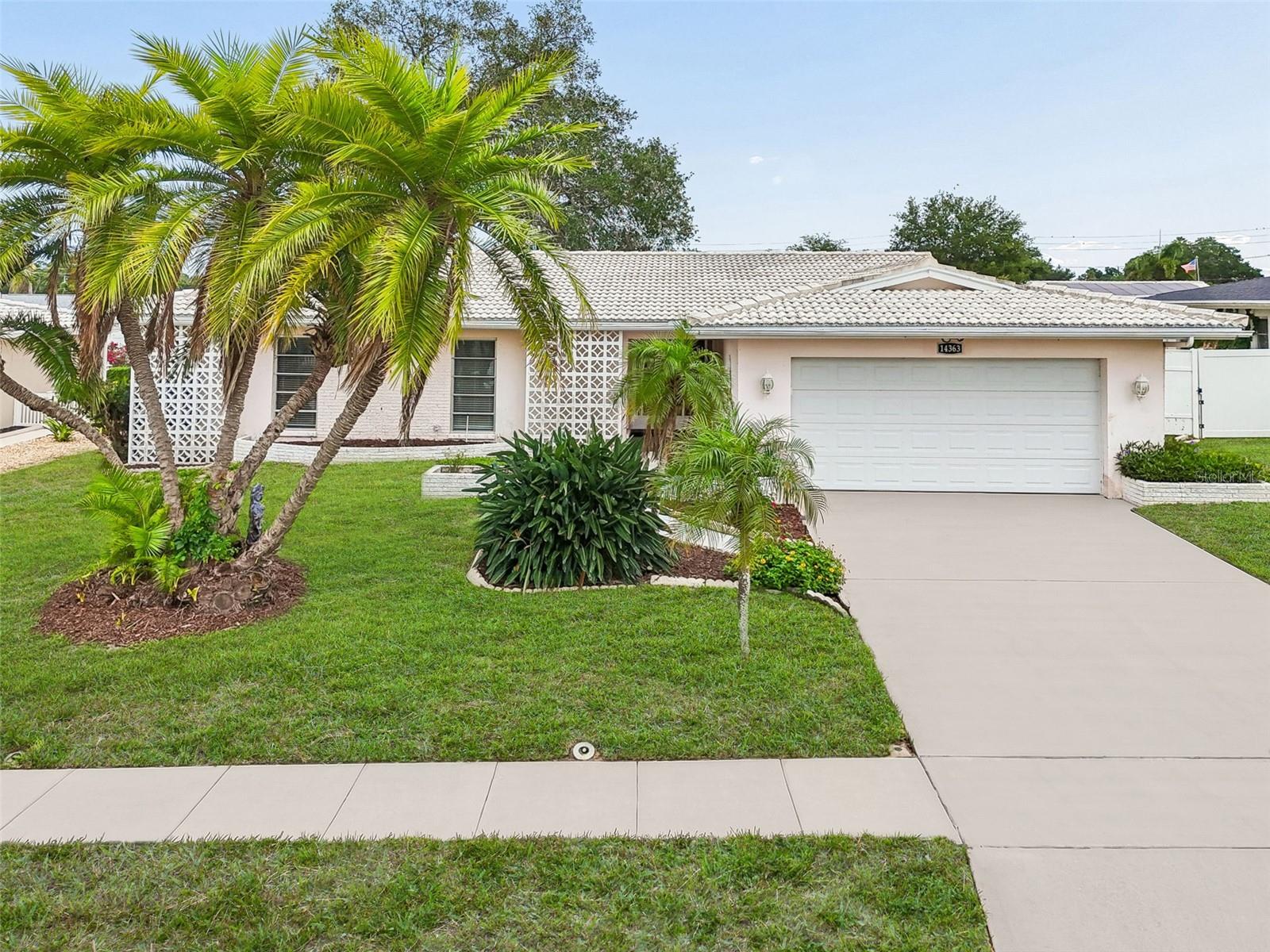 IMPERIAL POINT - Residential