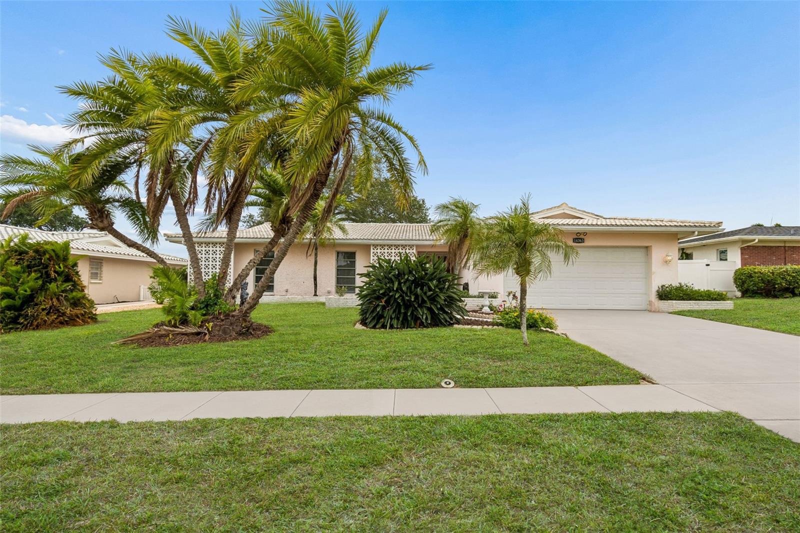 IMPERIAL POINT - Residential