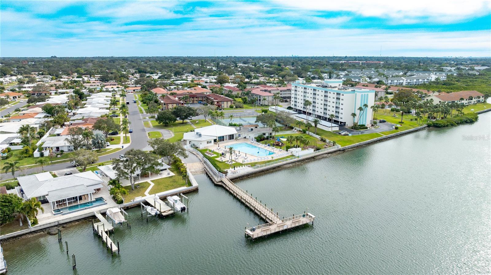 IMPERIAL POINT - Residential