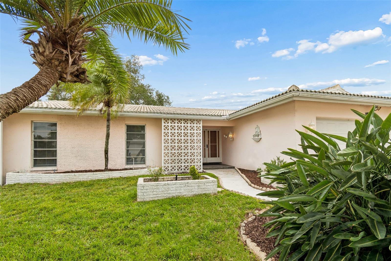 IMPERIAL POINT - Residential
