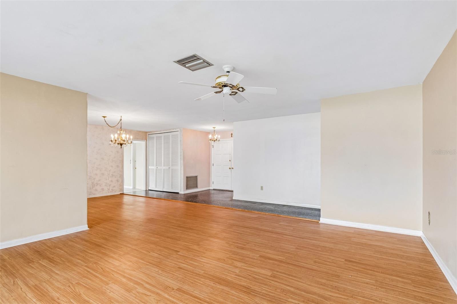 IMPERIAL POINT - Residential
