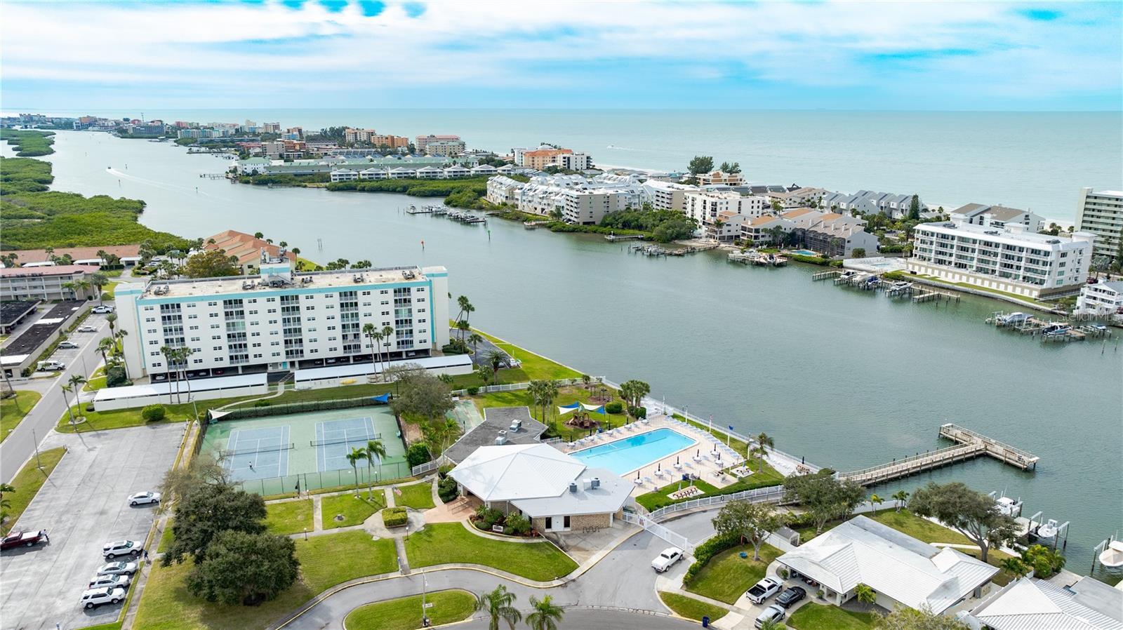 IMPERIAL POINT - Residential