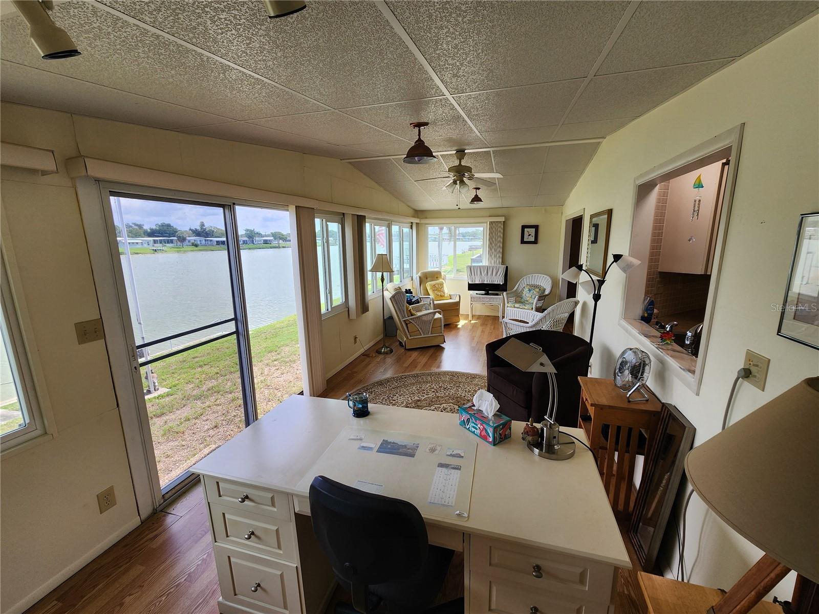 PALM LAKE ESTATES - Residential
