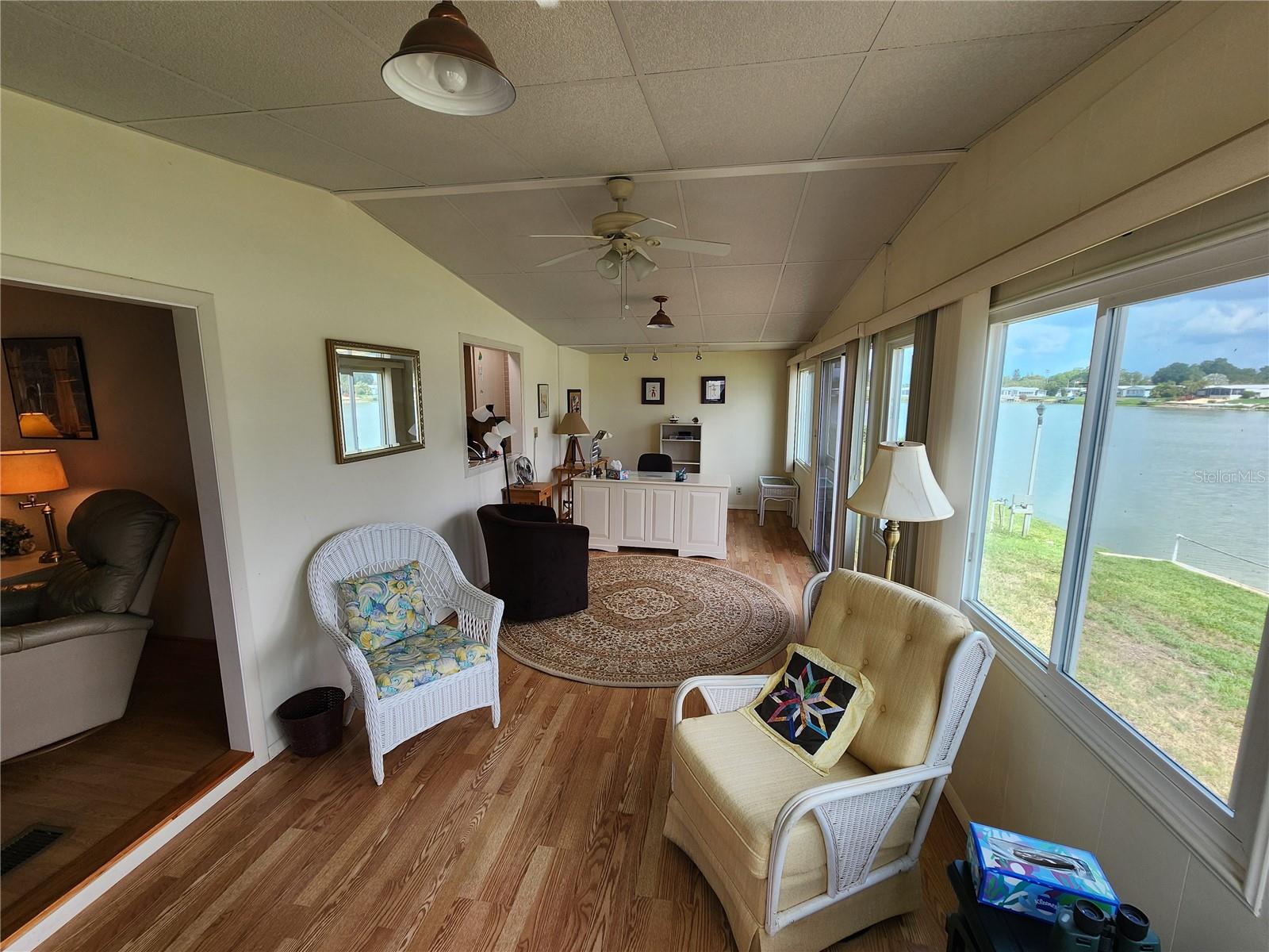 PALM LAKE ESTATES - Residential