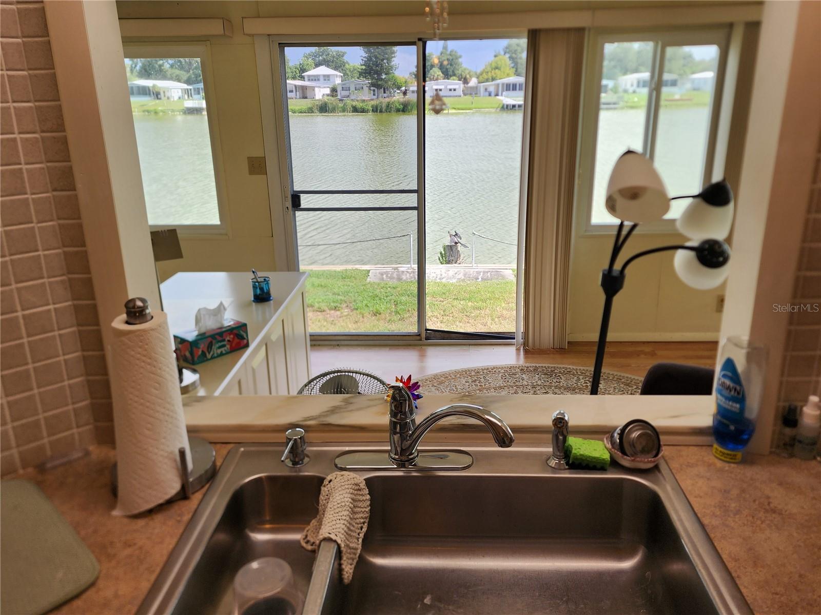 PALM LAKE ESTATES - Residential