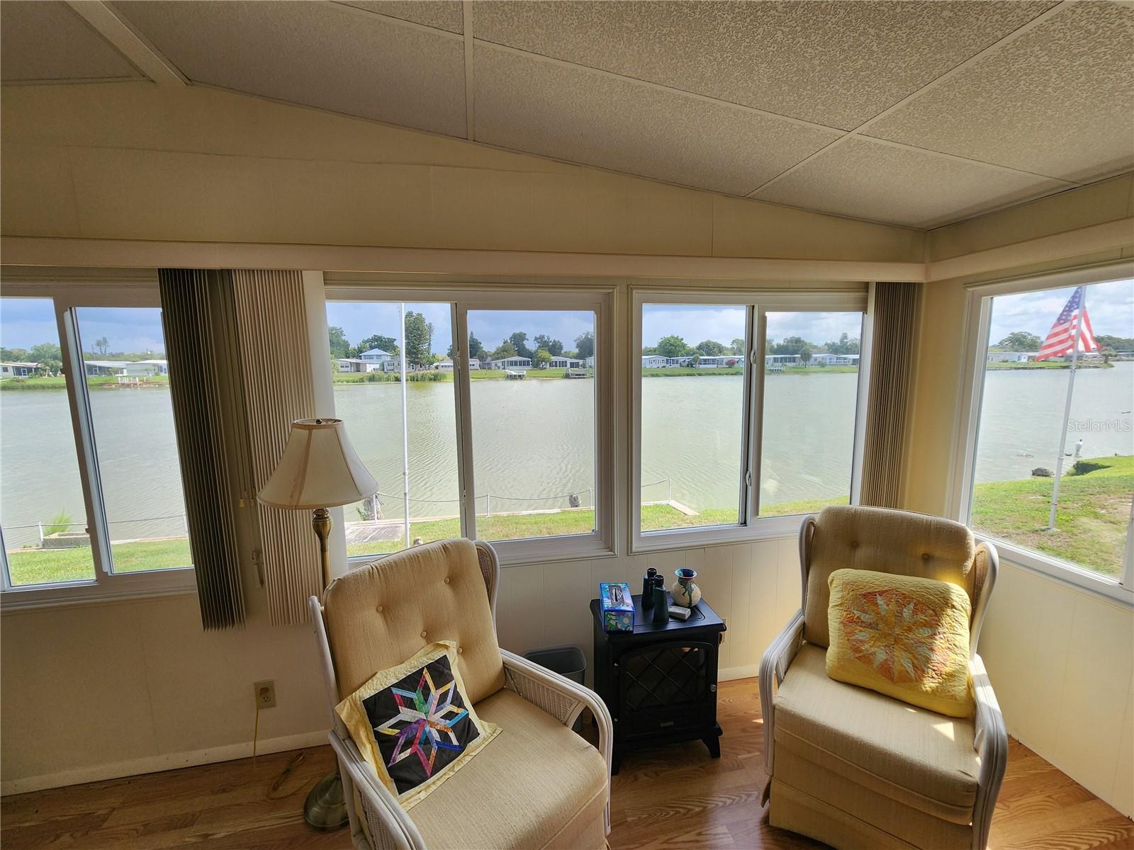 PALM LAKE ESTATES - Residential