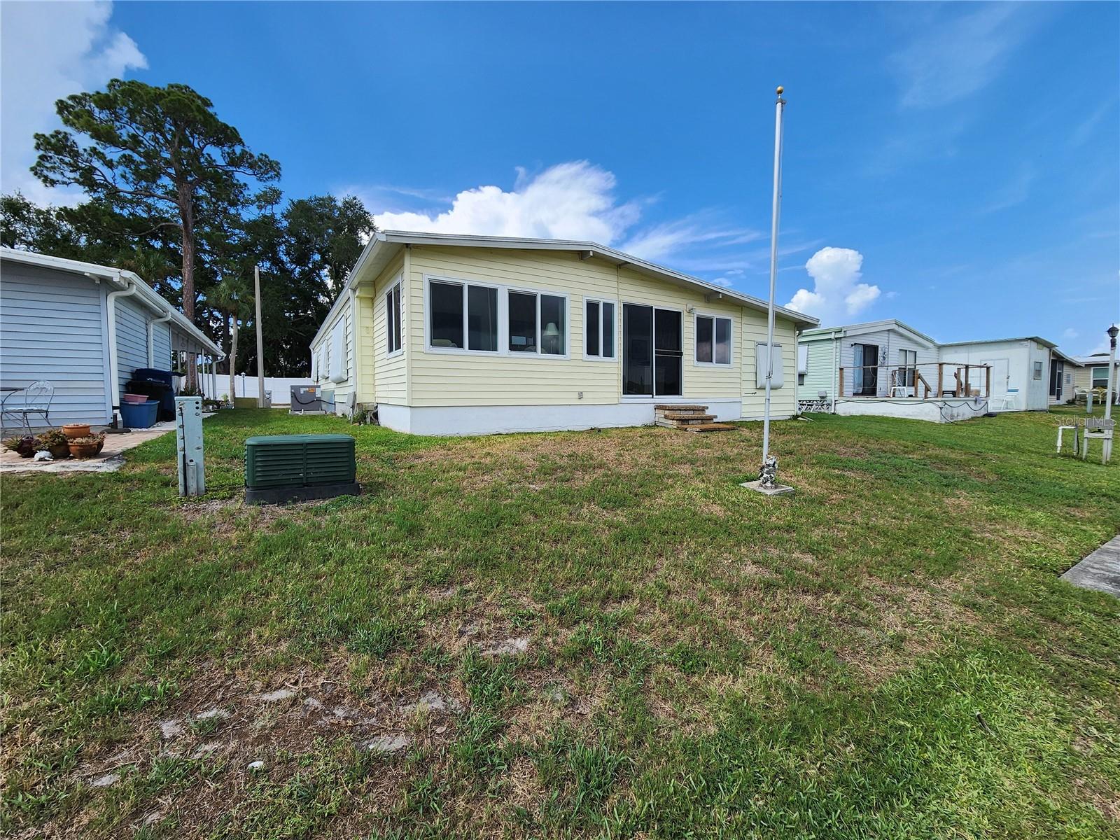 PALM LAKE ESTATES - Residential