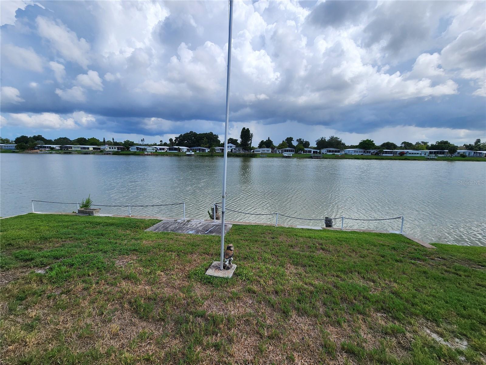 PALM LAKE ESTATES - Residential