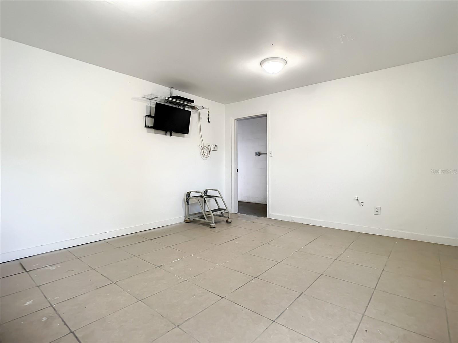 KINGSTON - Commercial Lease
