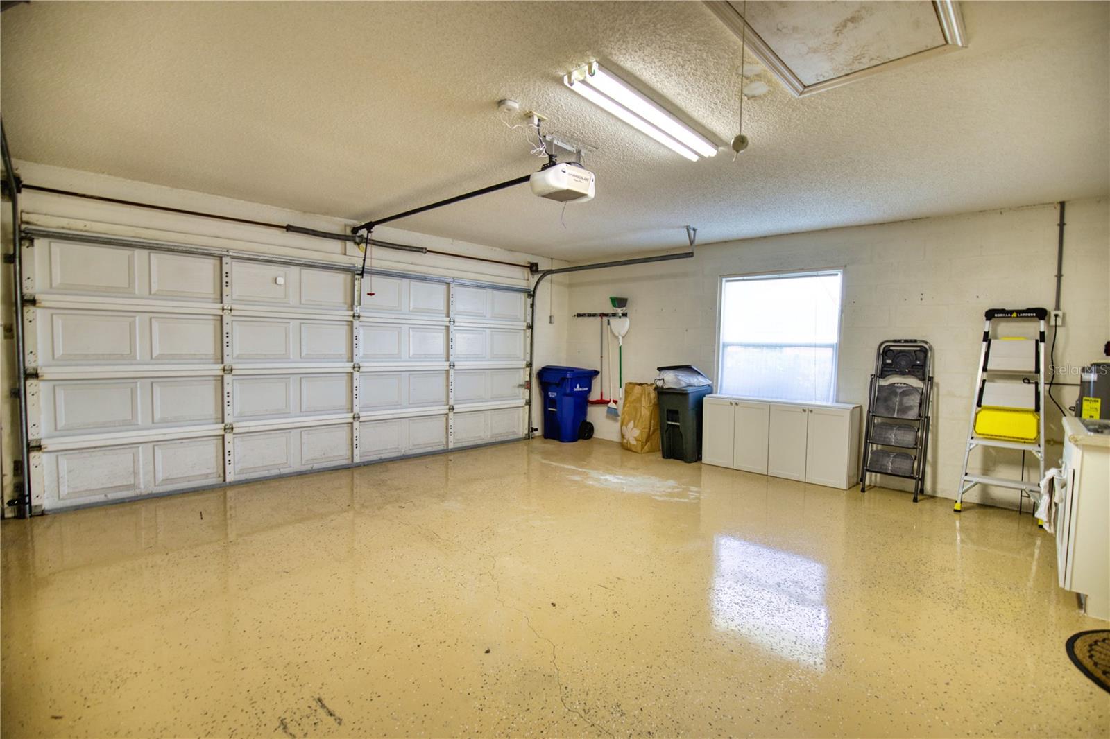 HARRINGTON LAKE - Residential Lease