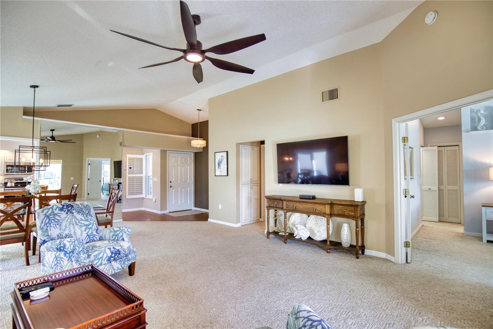 HARRINGTON LAKE - Residential Lease
