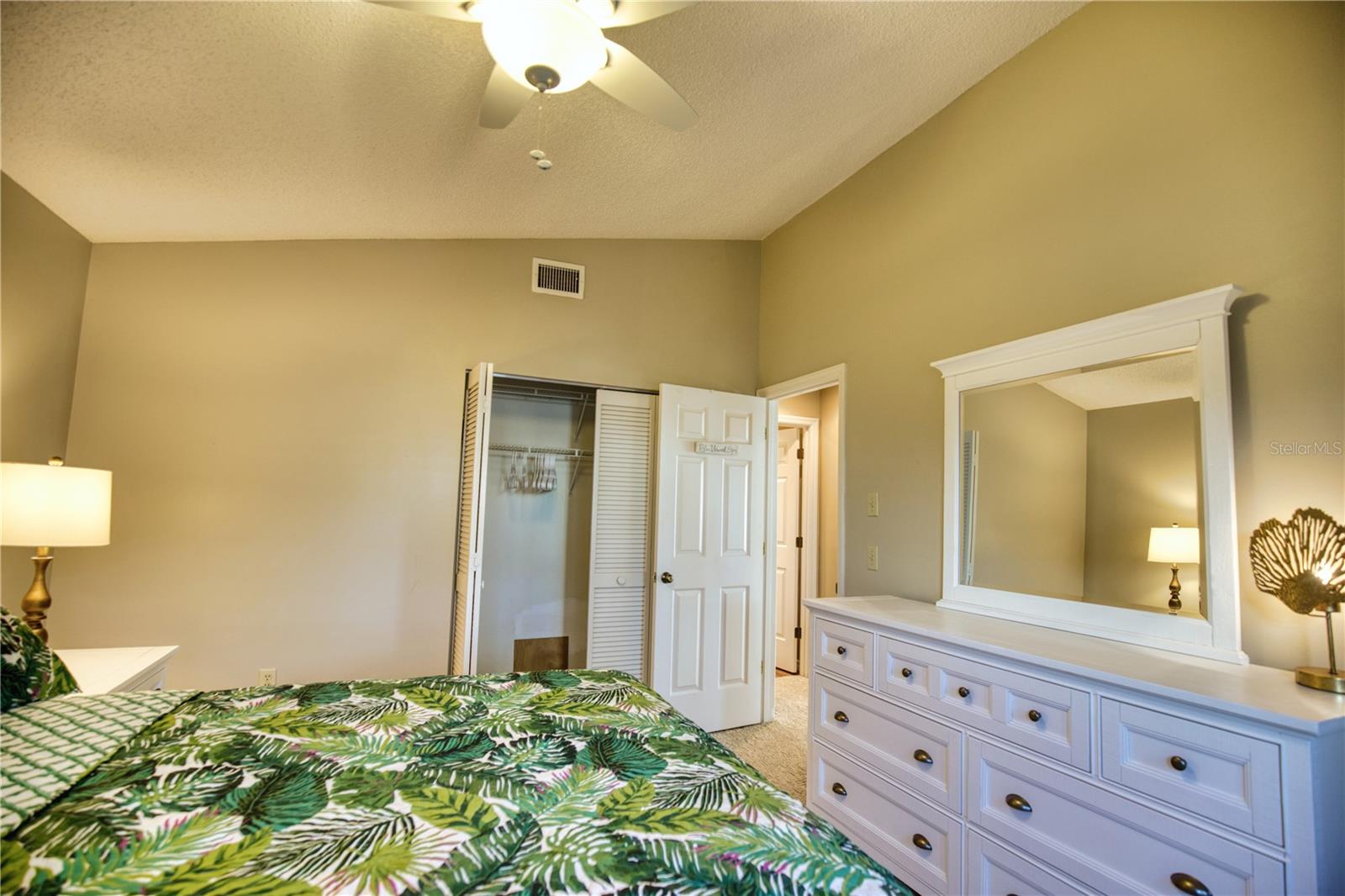HARRINGTON LAKE - Residential Lease
