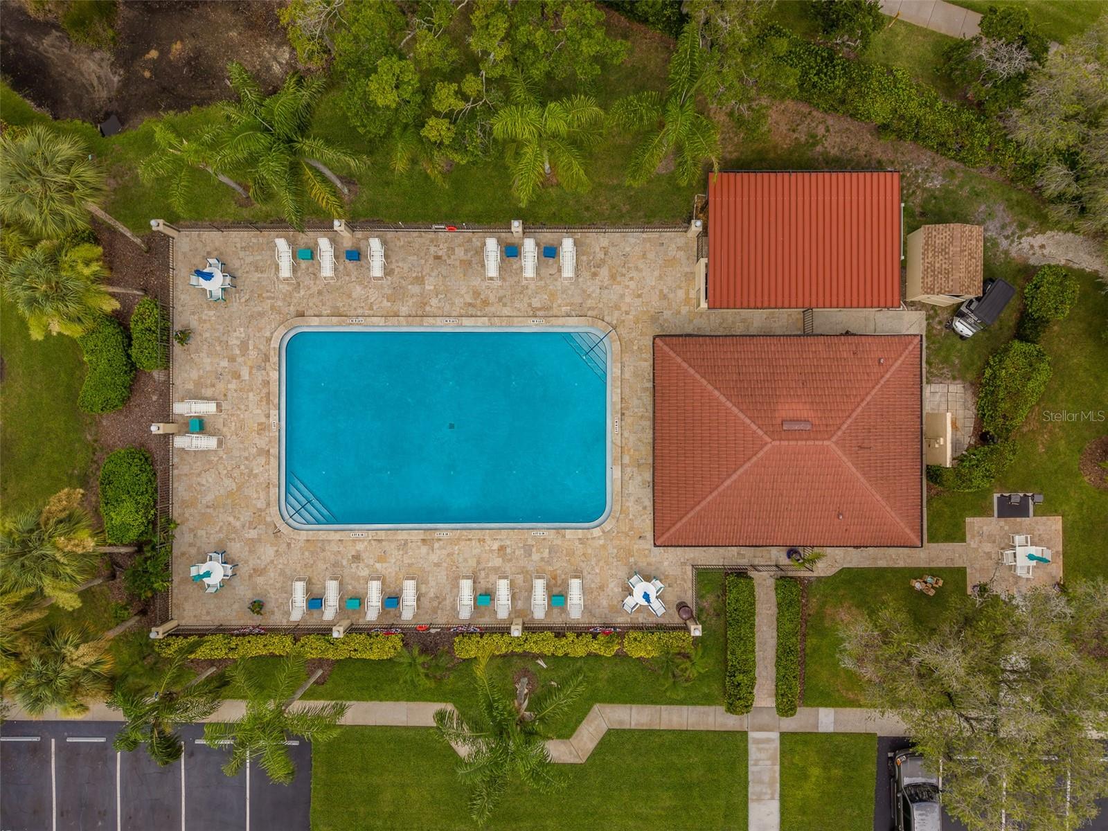EL PASADO A CONDO - Residential