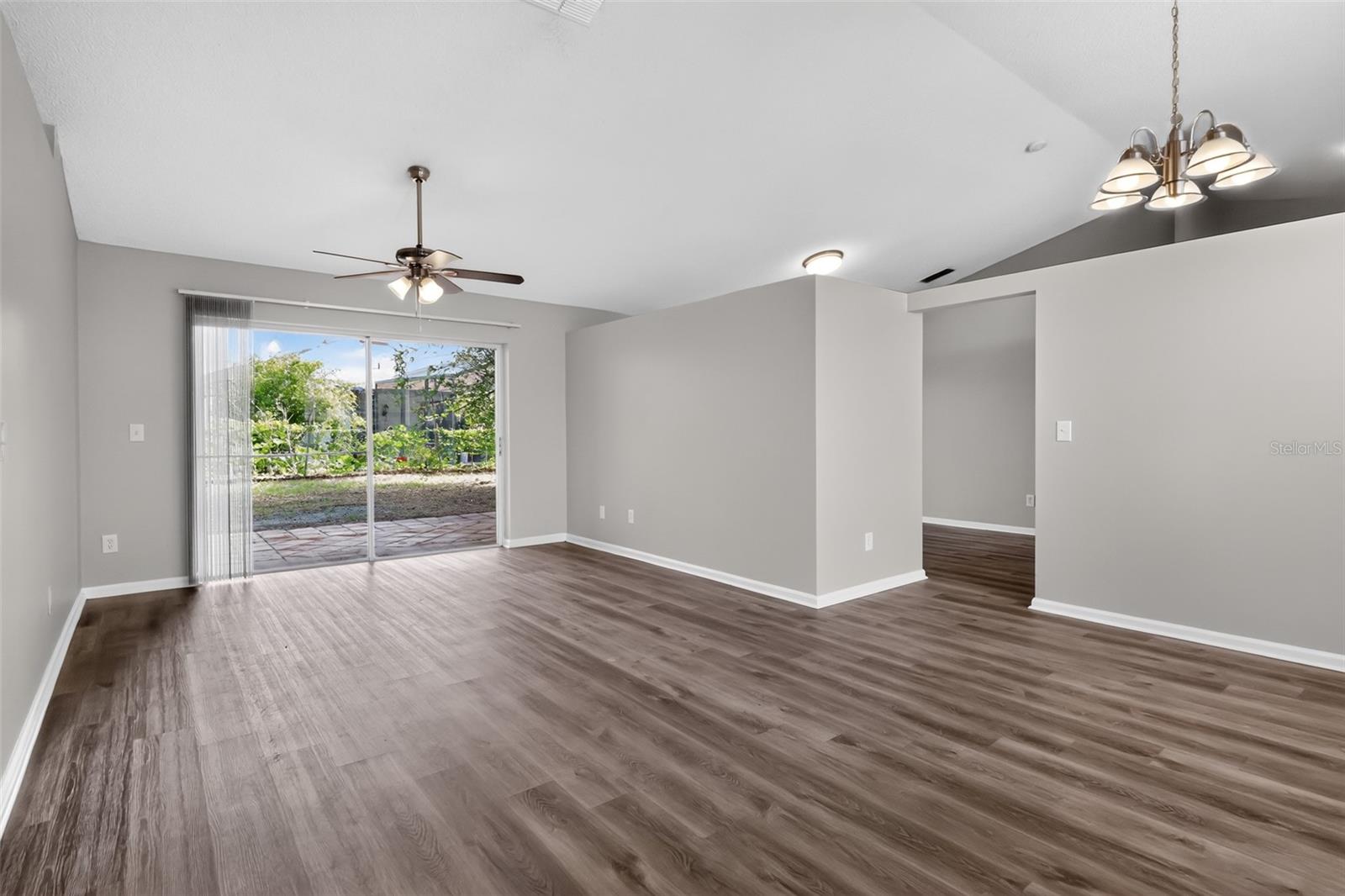 LAUREL RUN AT CRESCENT LAKES - Residential