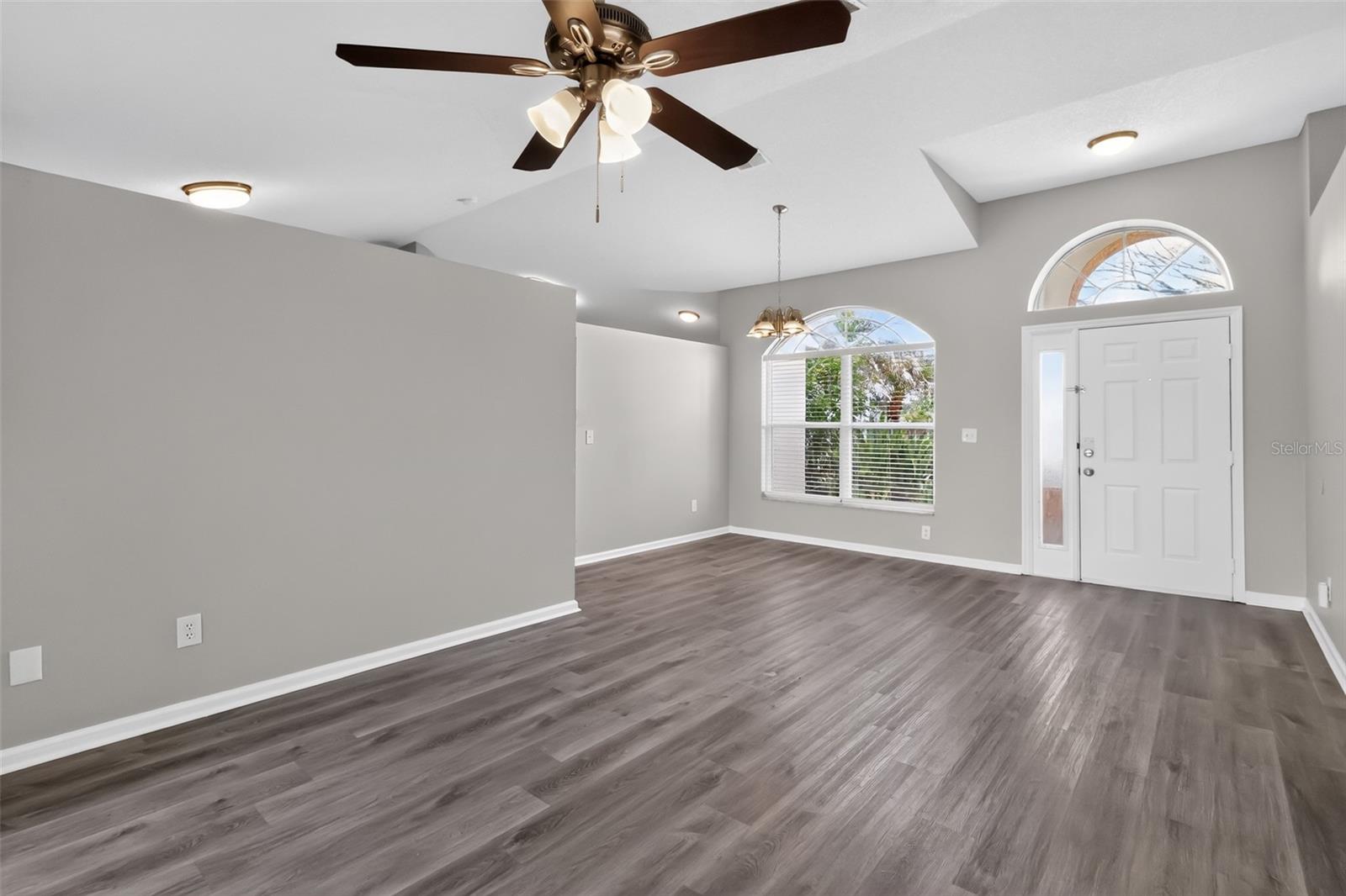 LAUREL RUN AT CRESCENT LAKES - Residential