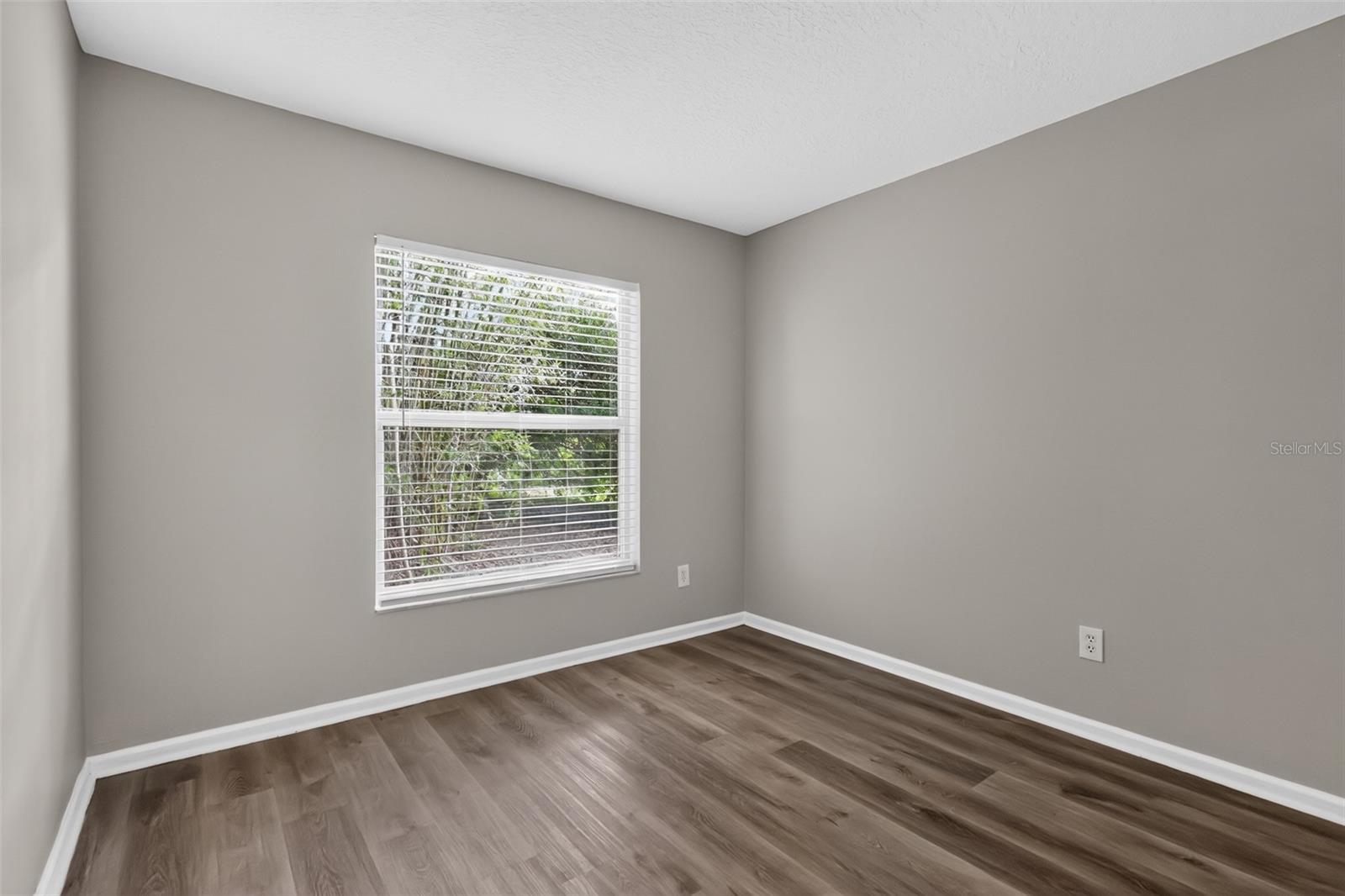 LAUREL RUN AT CRESCENT LAKES - Residential