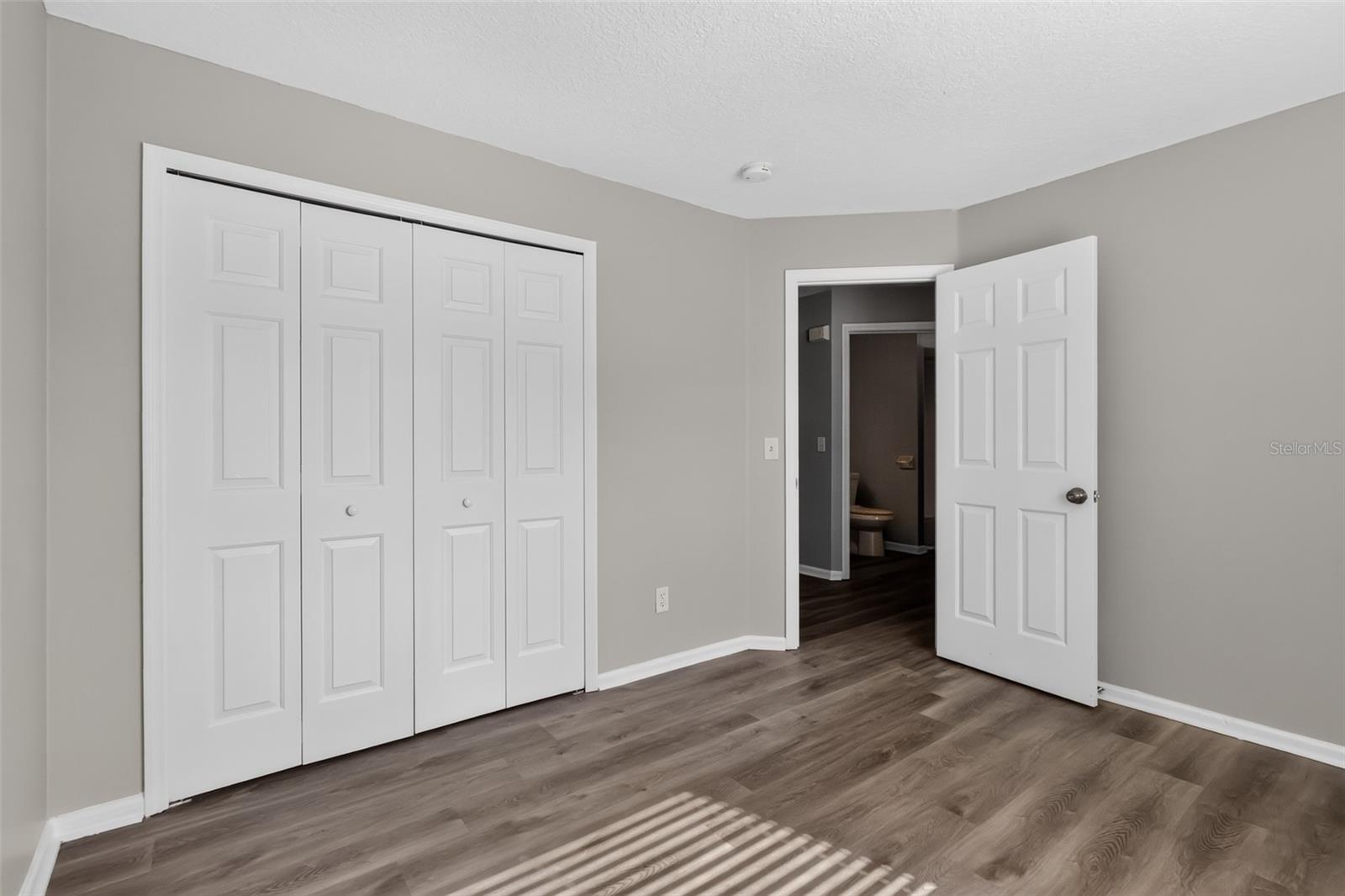 LAUREL RUN AT CRESCENT LAKES - Residential