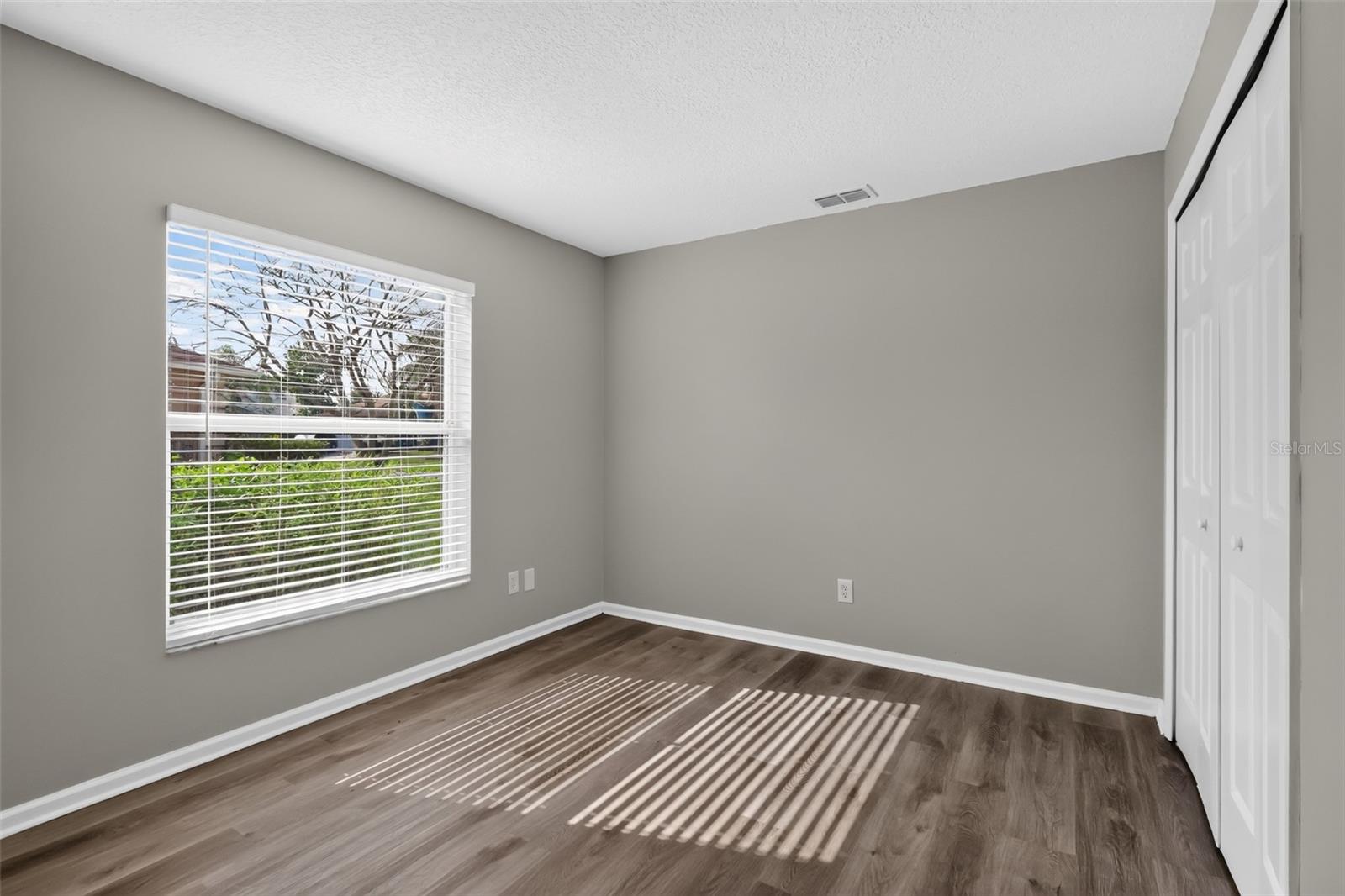 LAUREL RUN AT CRESCENT LAKES - Residential