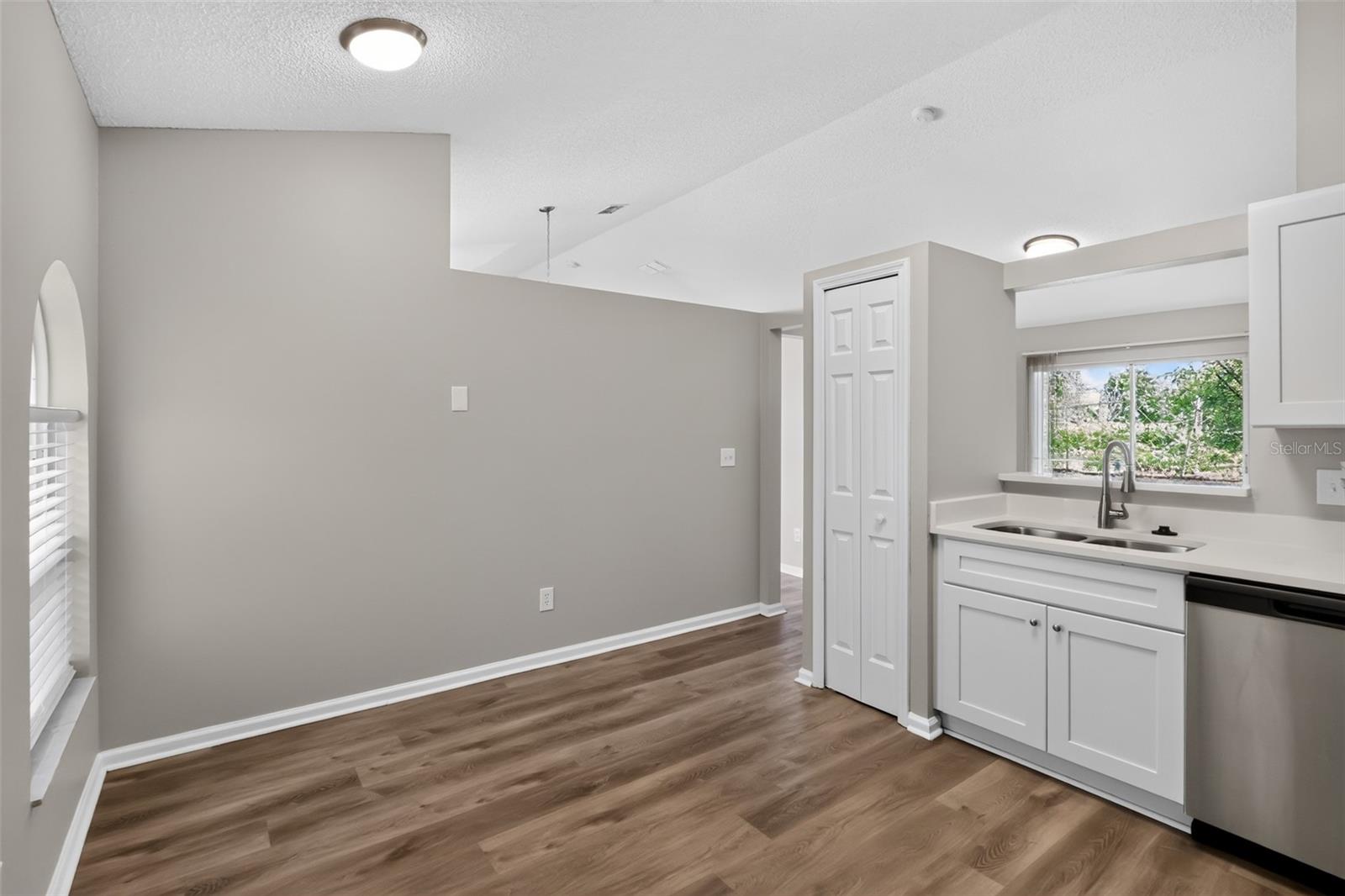 LAUREL RUN AT CRESCENT LAKES - Residential