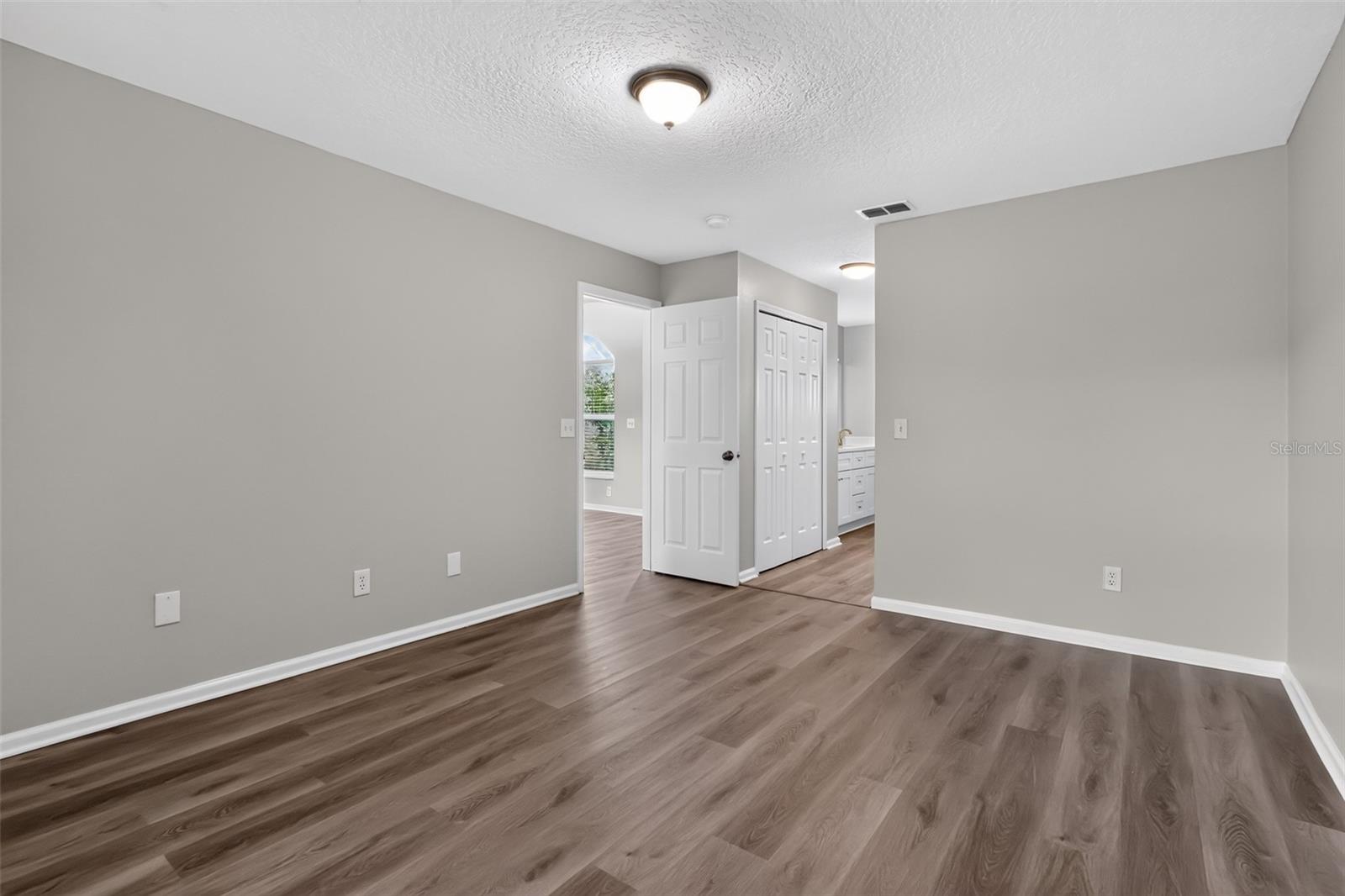 LAUREL RUN AT CRESCENT LAKES - Residential