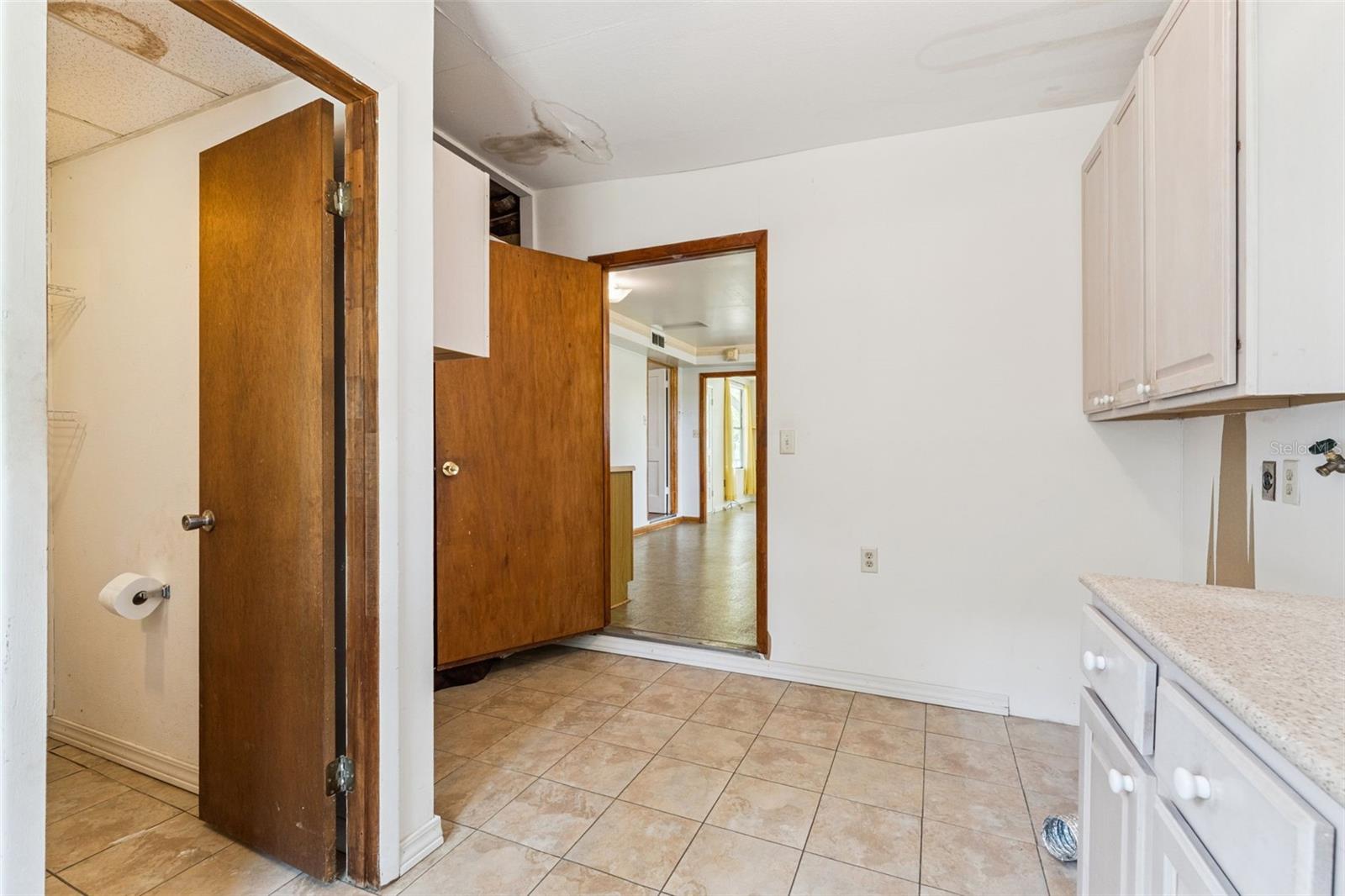 POSTAL COLONY 34-22-26 - Residential
